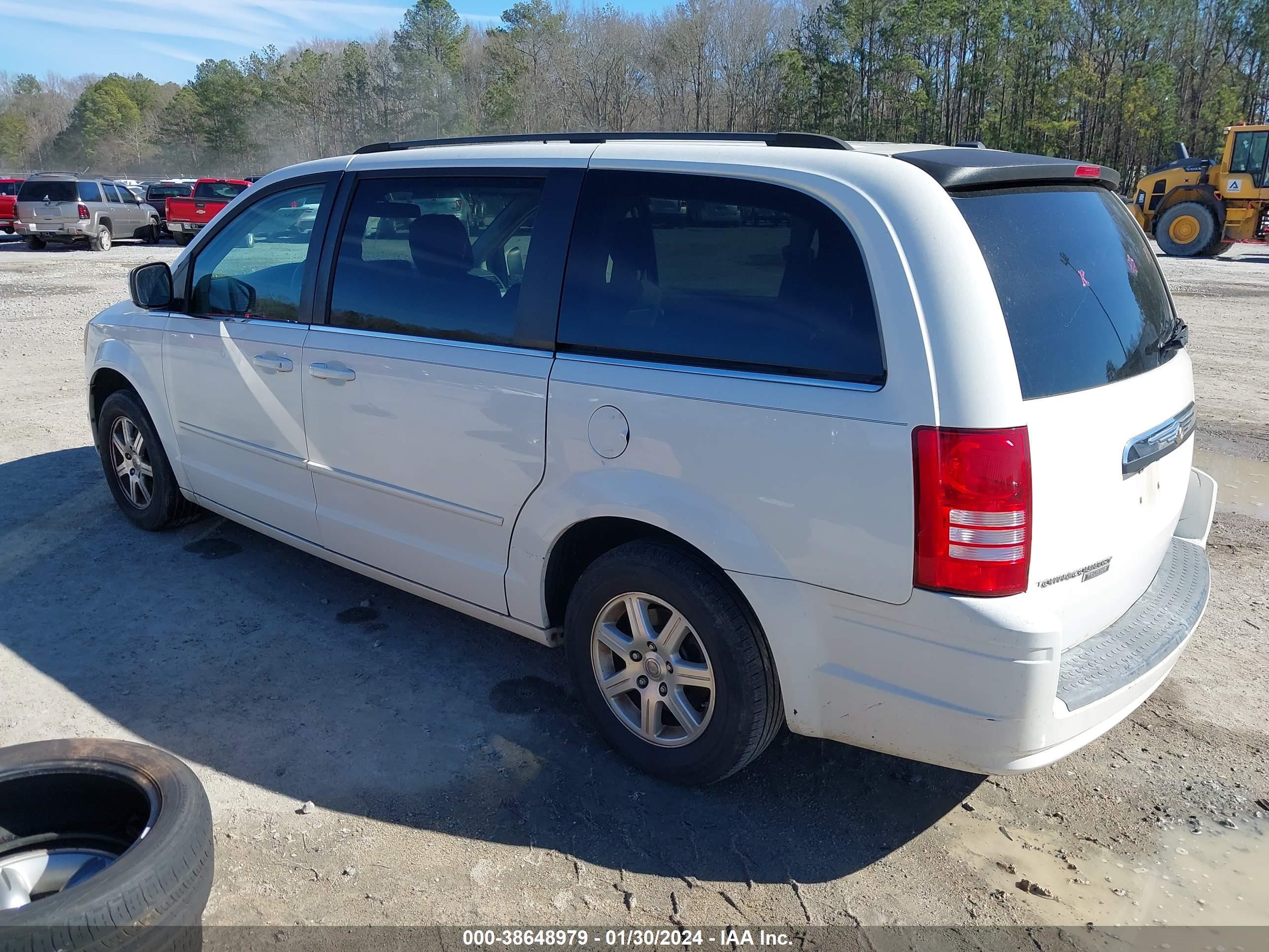 Photo 2 VIN: 2A8HR54P18R762406 - CHRYSLER TOWN & COUNTRY 