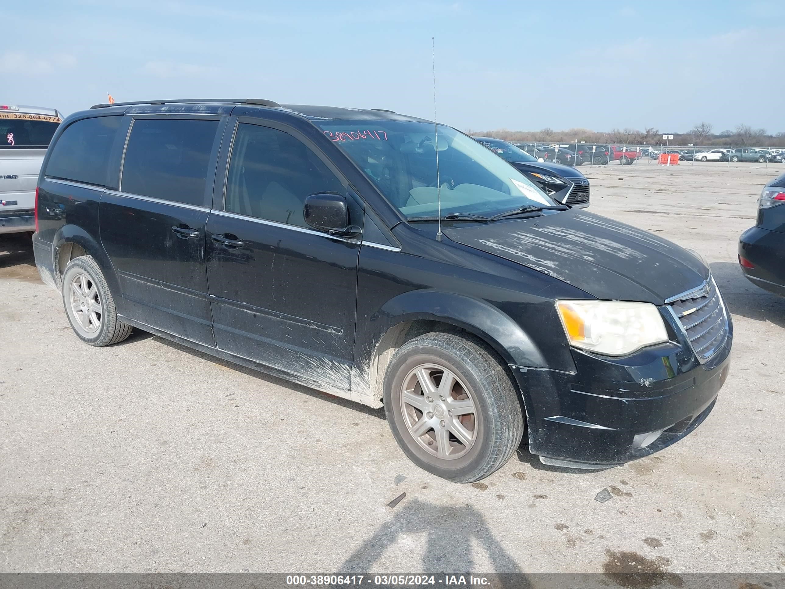 Photo 0 VIN: 2A8HR54P28R103511 - CHRYSLER TOWN & COUNTRY 