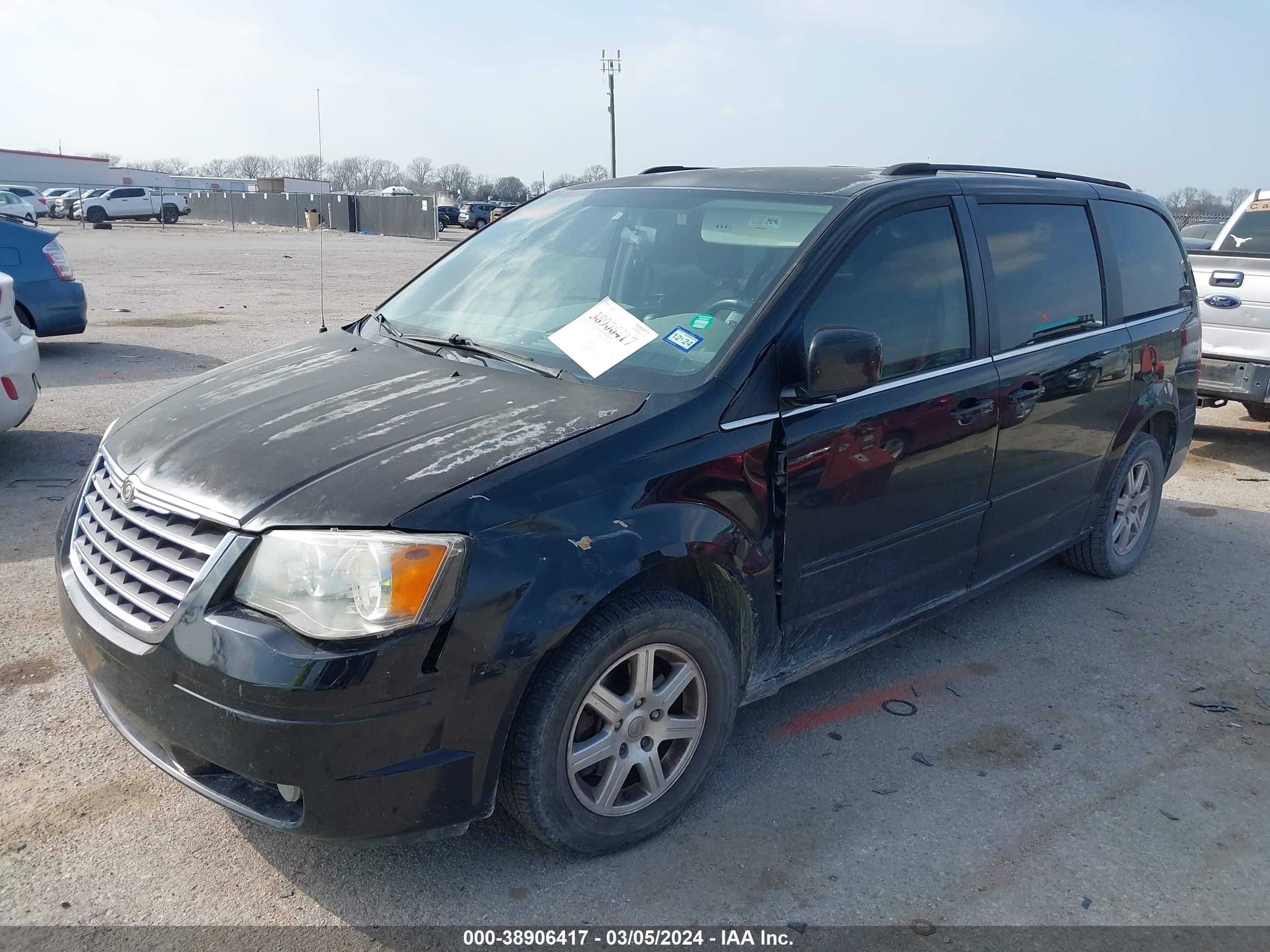 Photo 1 VIN: 2A8HR54P28R103511 - CHRYSLER TOWN & COUNTRY 