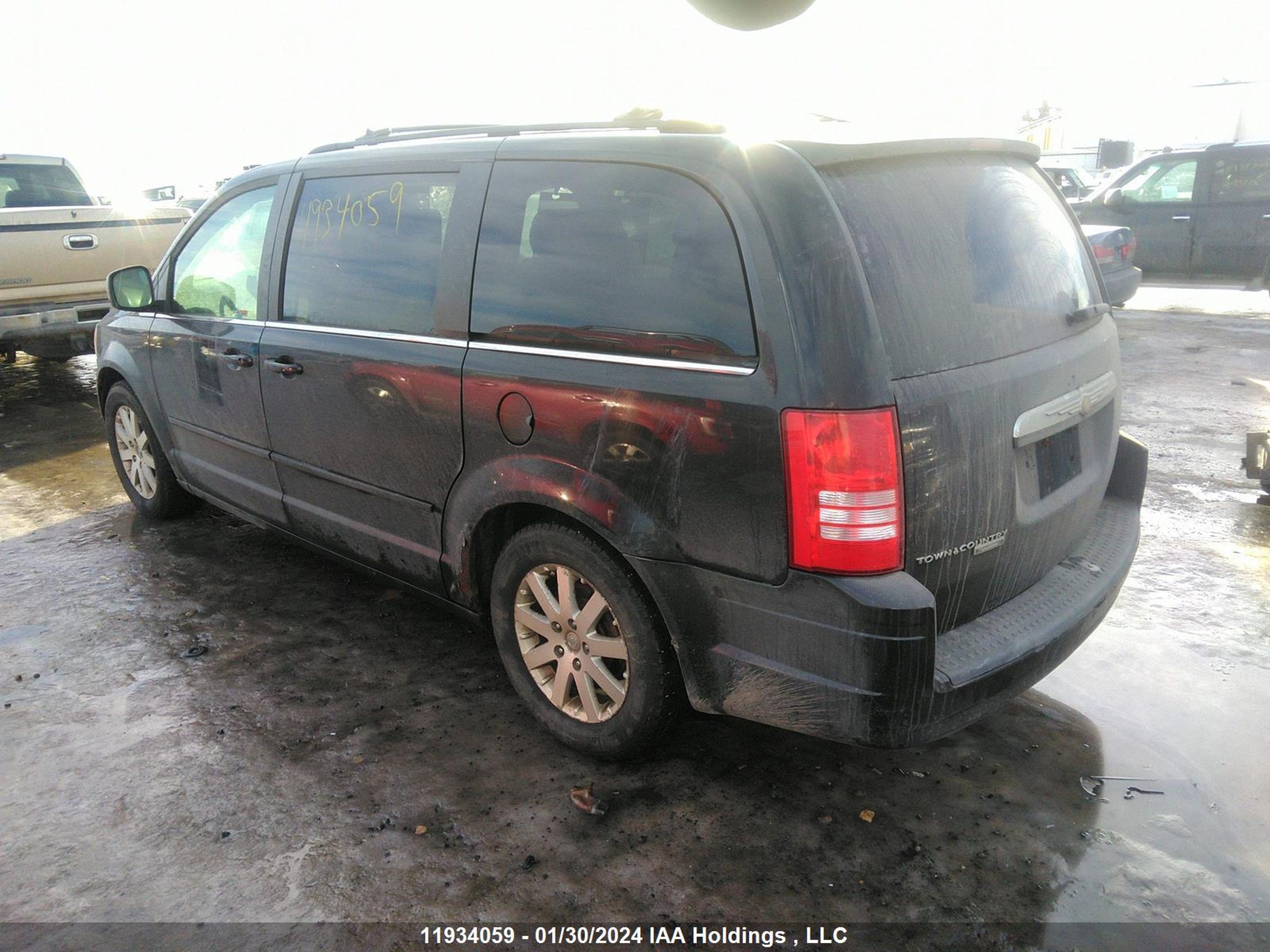 Photo 2 VIN: 2A8HR54P28R630318 - CHRYSLER TOWN & COUNTRY 