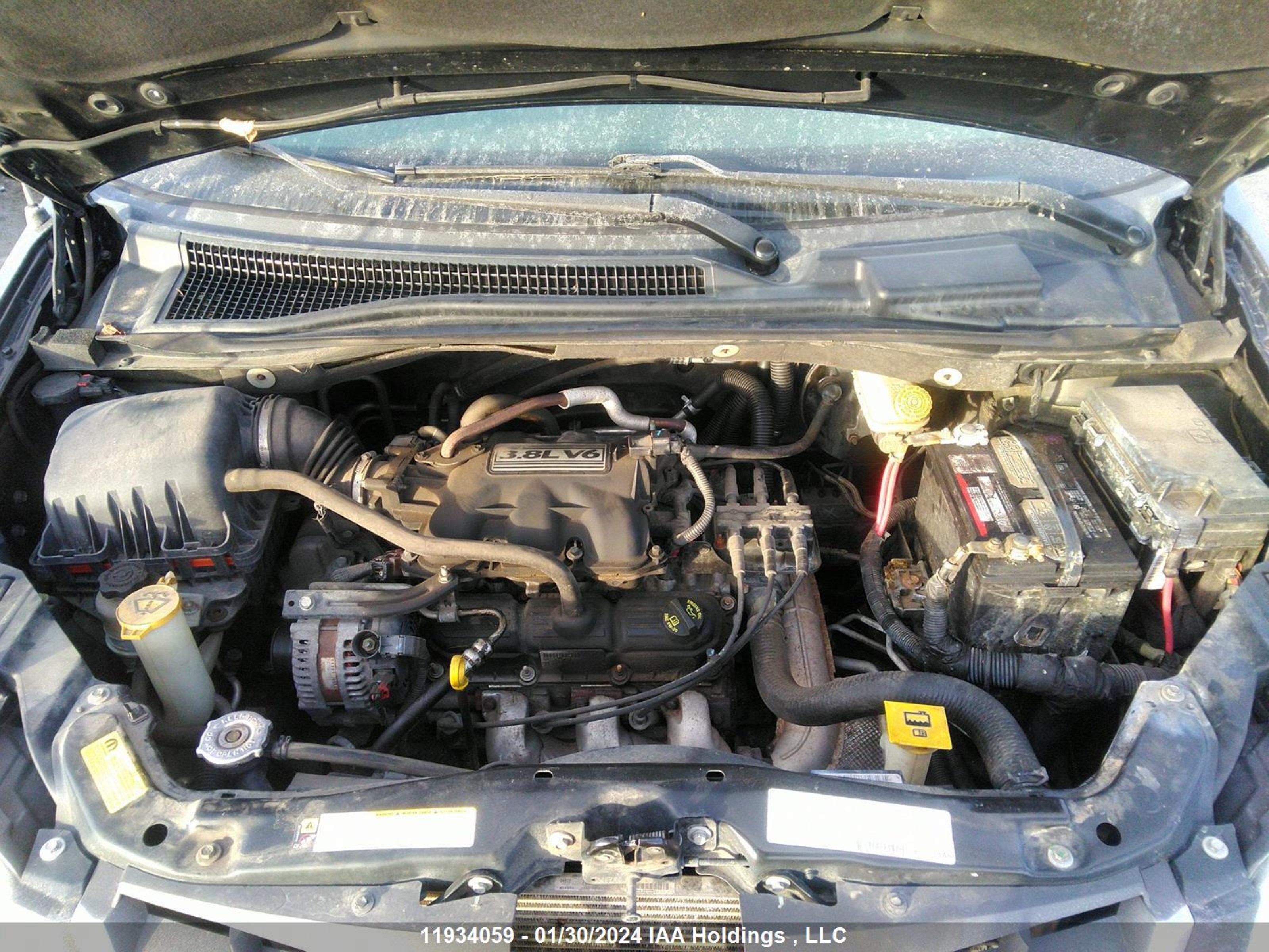 Photo 9 VIN: 2A8HR54P28R630318 - CHRYSLER TOWN & COUNTRY 