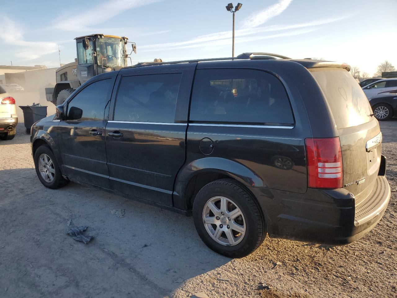 Photo 1 VIN: 2A8HR54P28R658734 - CHRYSLER TOWN & COUNTRY 