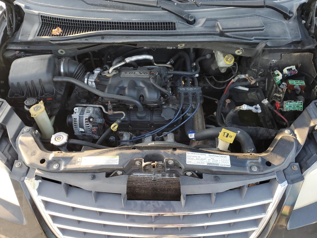 Photo 11 VIN: 2A8HR54P28R658734 - CHRYSLER TOWN & COUNTRY 