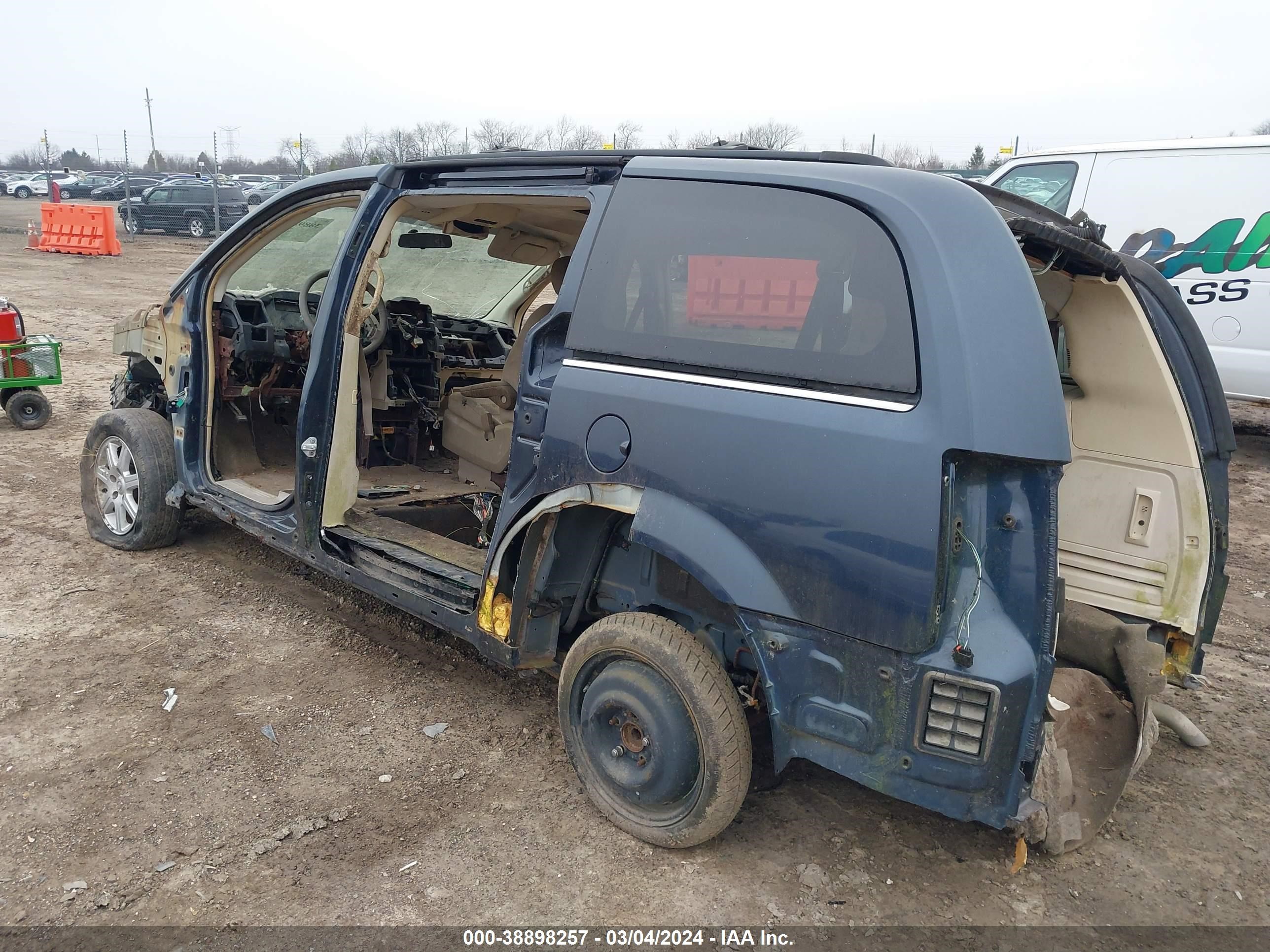 Photo 2 VIN: 2A8HR54P28R720116 - CHRYSLER TOWN & COUNTRY 