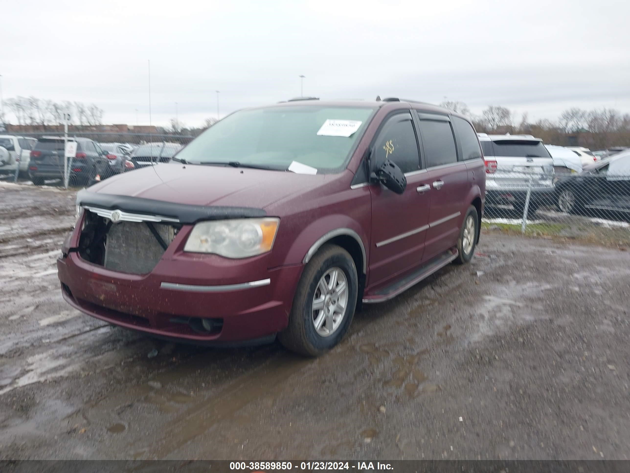 Photo 1 VIN: 2A8HR54P28R728202 - CHRYSLER TOWN & COUNTRY 