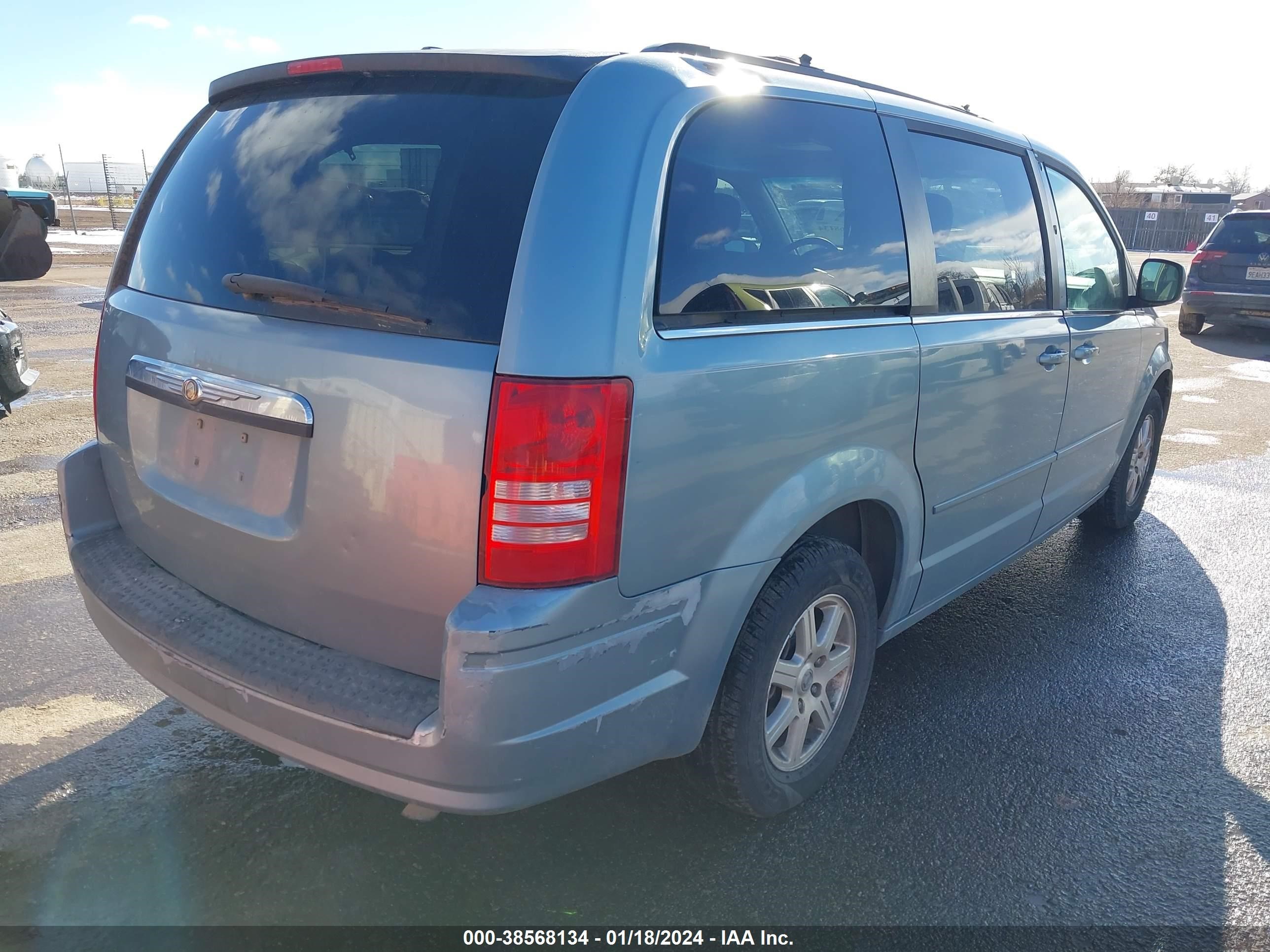 Photo 4 VIN: 2A8HR54P28R777044 - CHRYSLER TOWN & COUNTRY 