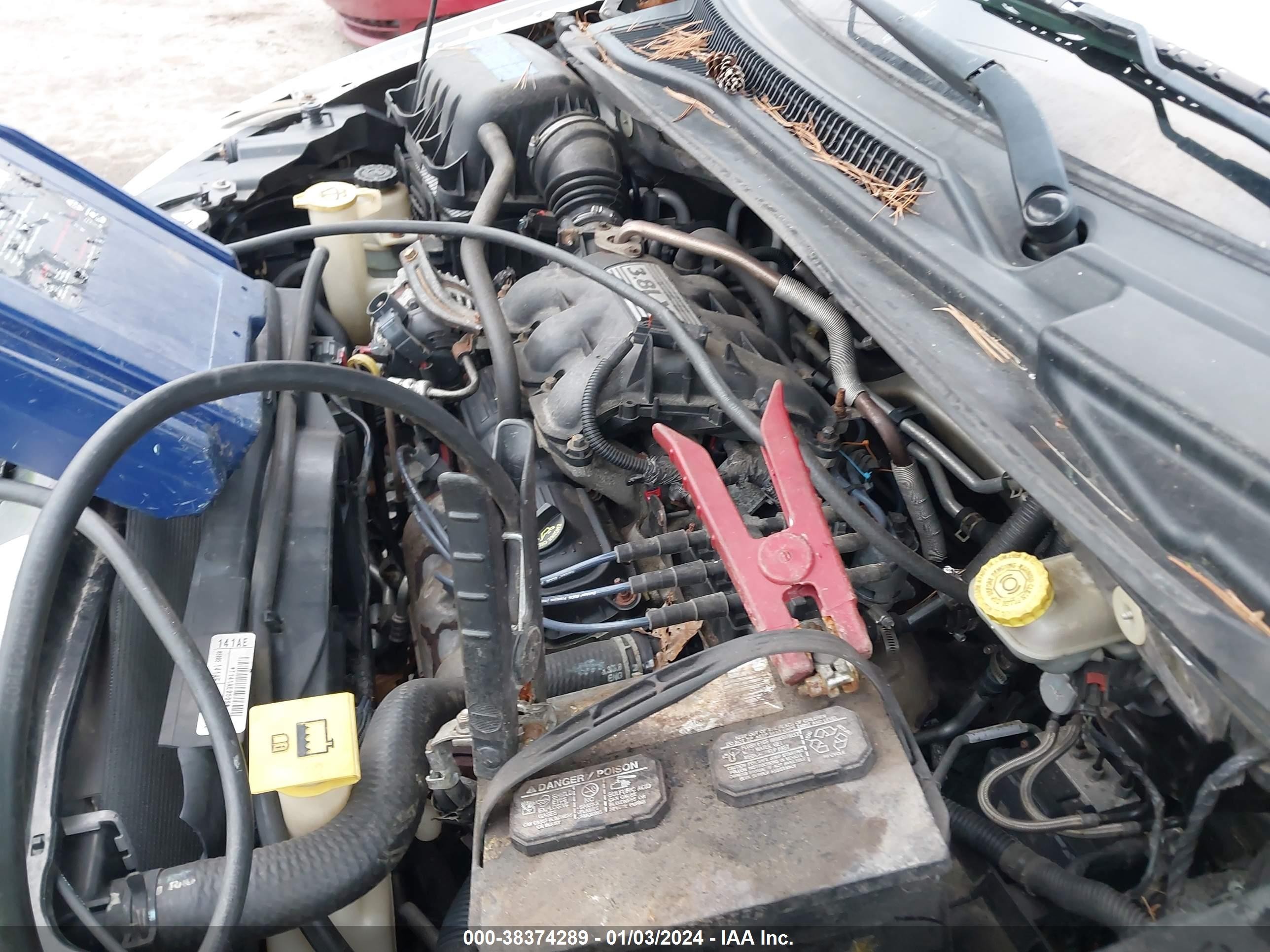 Photo 9 VIN: 2A8HR54P28R839171 - CHRYSLER TOWN-COUNTRY 