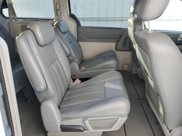 Photo 10 VIN: 2A8HR54P38R134945 - CHRYSLER MINIVAN 