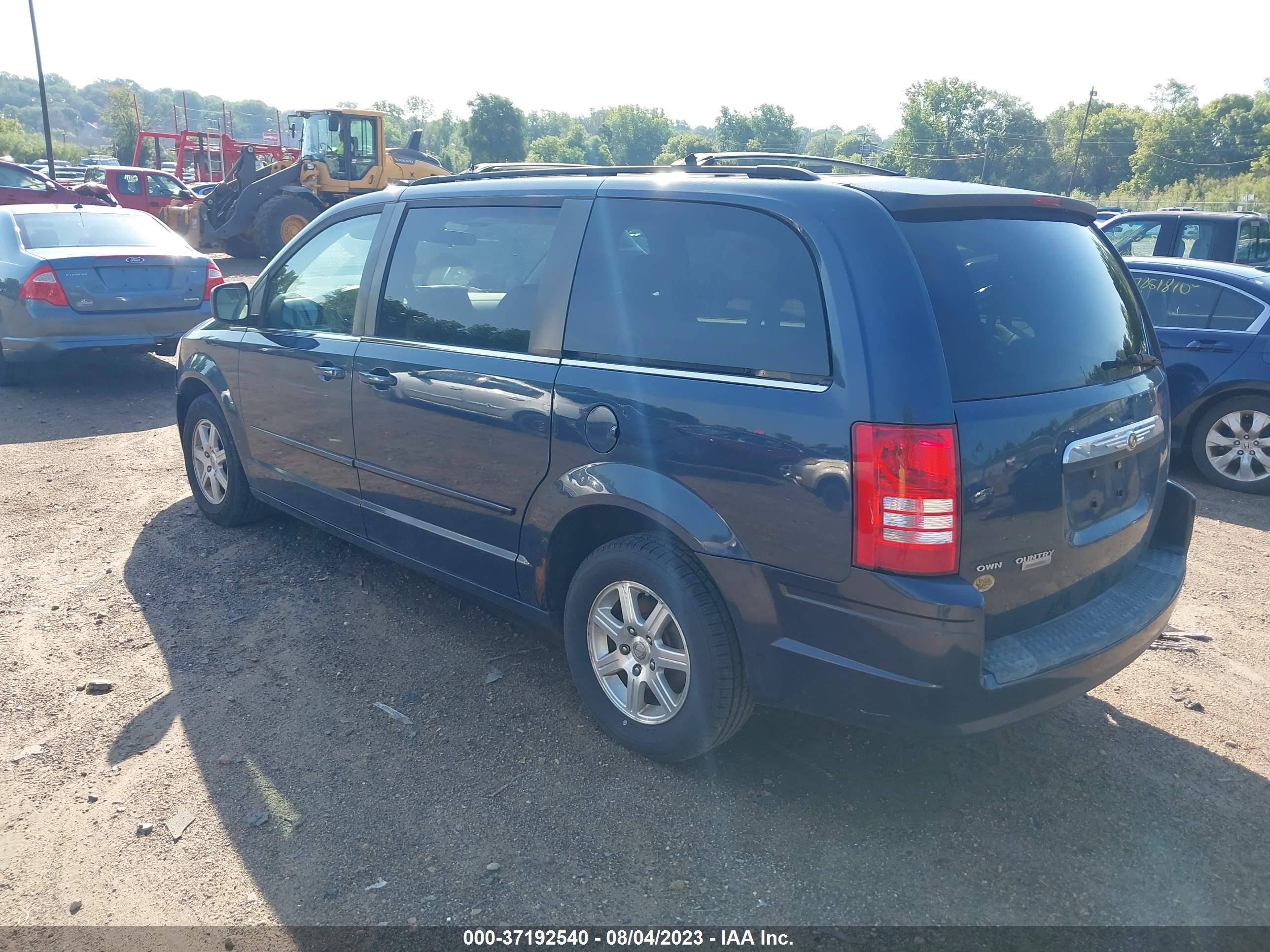 Photo 2 VIN: 2A8HR54P38R143709 - CHRYSLER TOWN & COUNTRY 