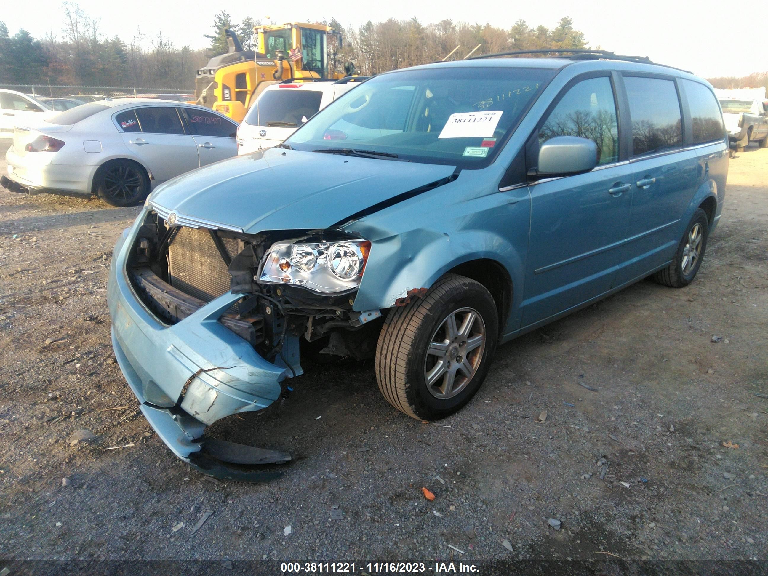 Photo 1 VIN: 2A8HR54P38R621403 - CHRYSLER TOWN & COUNTRY 