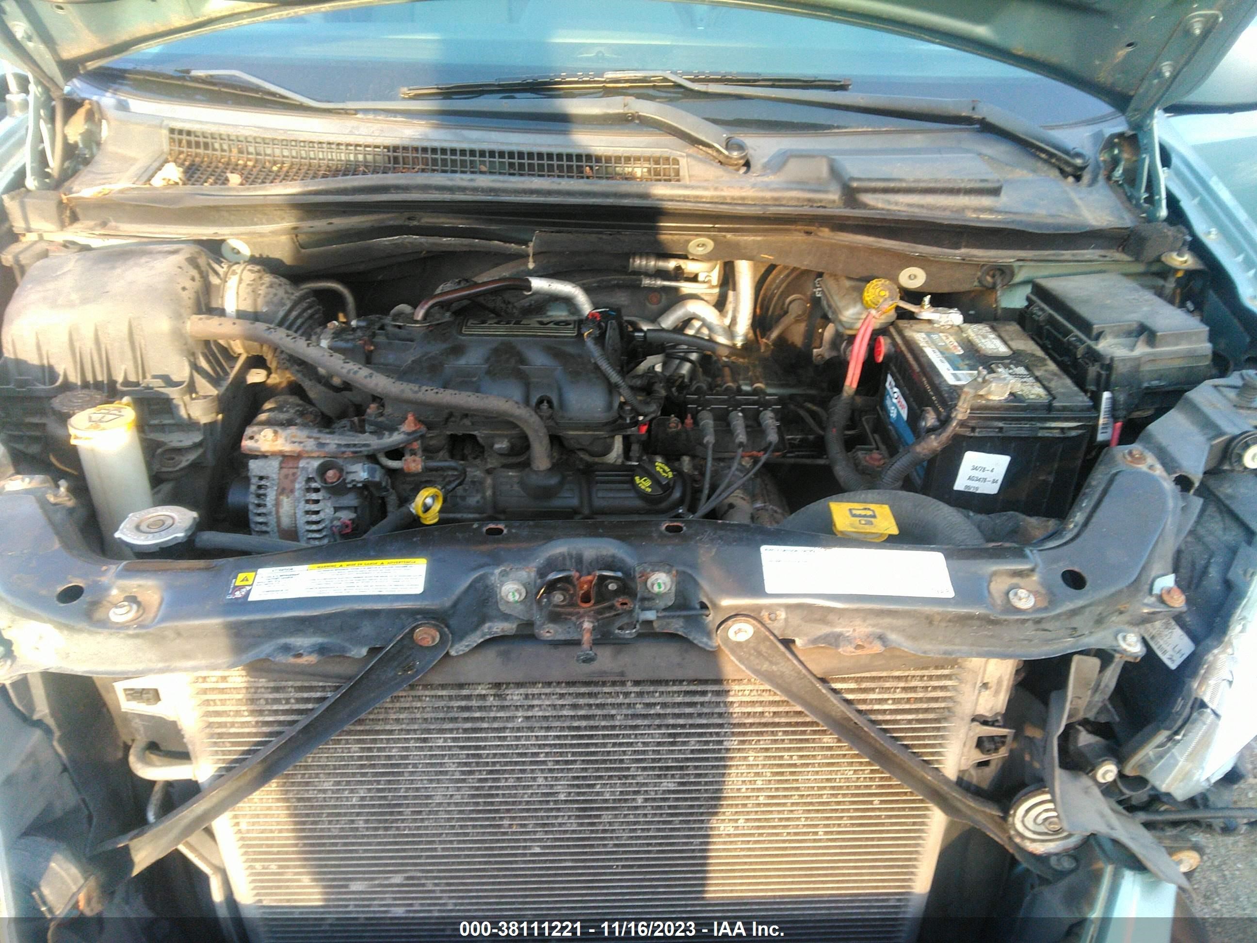 Photo 9 VIN: 2A8HR54P38R621403 - CHRYSLER TOWN & COUNTRY 