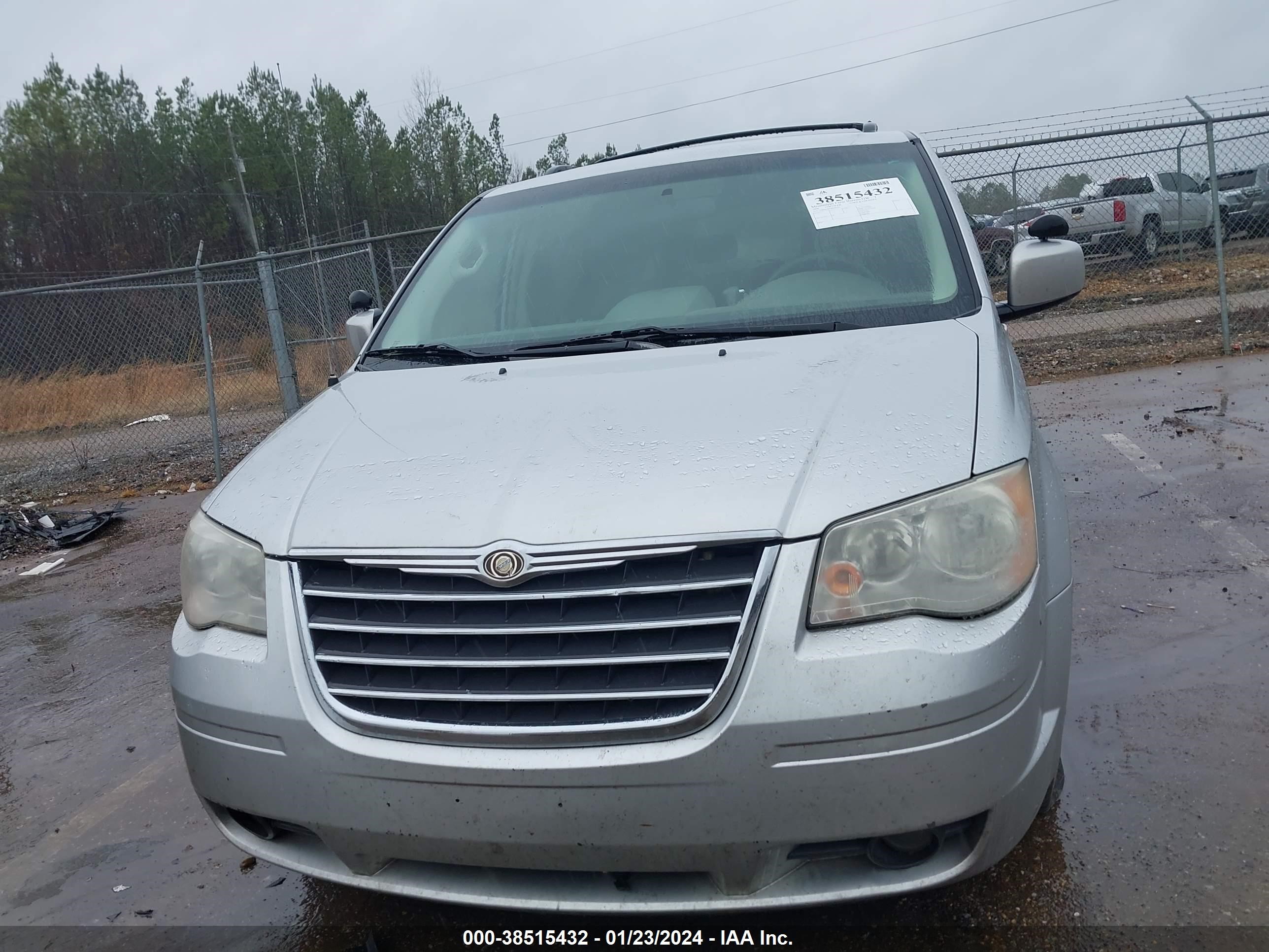 Photo 5 VIN: 2A8HR54P38R658192 - CHRYSLER TOWN & COUNTRY 