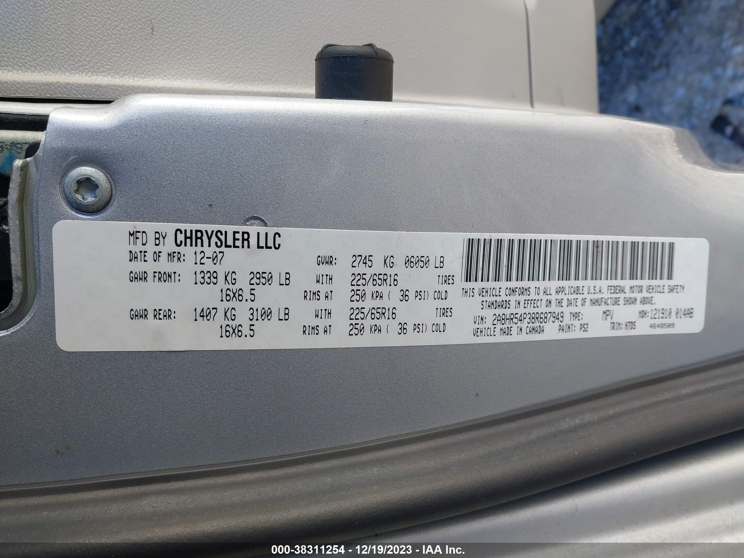 Photo 8 VIN: 2A8HR54P38R687949 - CHRYSLER TOWN & COUNTRY 