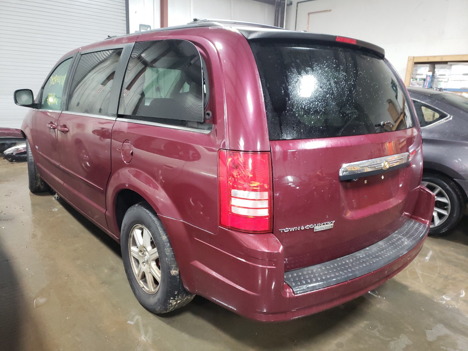 Photo 2 VIN: 2A8HR54P38R823867 - CHRYSLER TOWN &AMP COU 