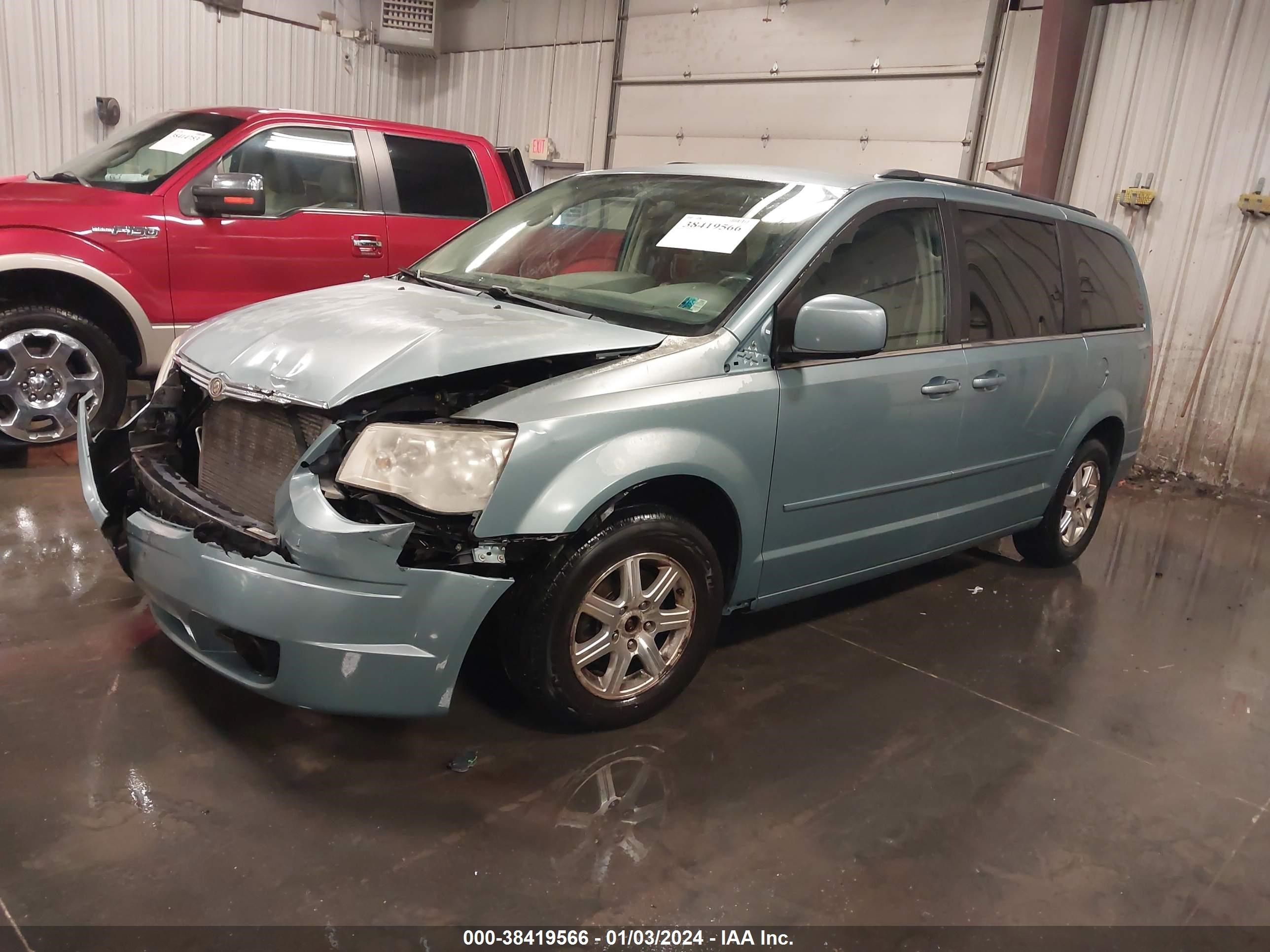 Photo 1 VIN: 2A8HR54P48R116552 - CHRYSLER TOWN & COUNTRY 