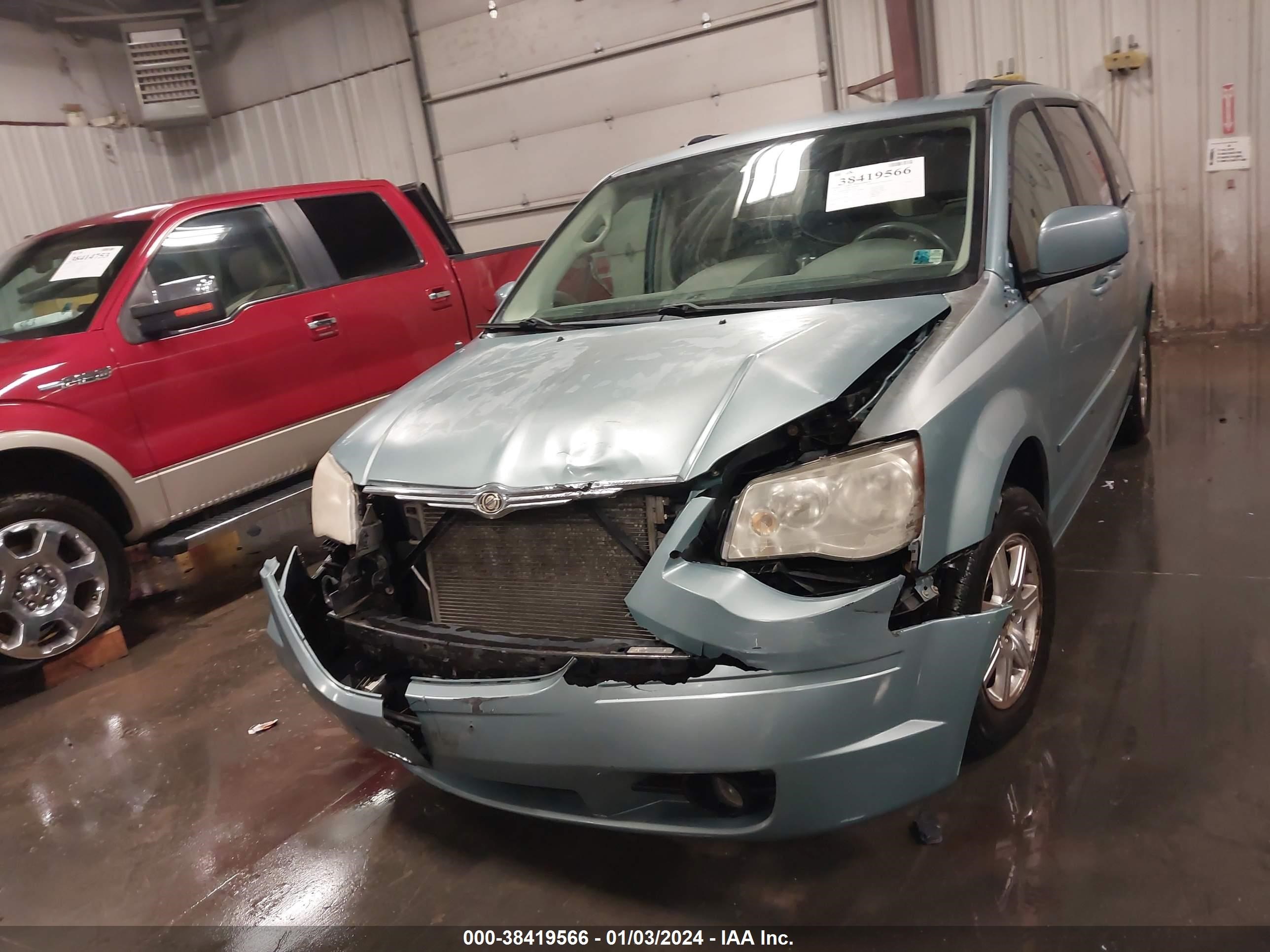 Photo 12 VIN: 2A8HR54P48R116552 - CHRYSLER TOWN & COUNTRY 