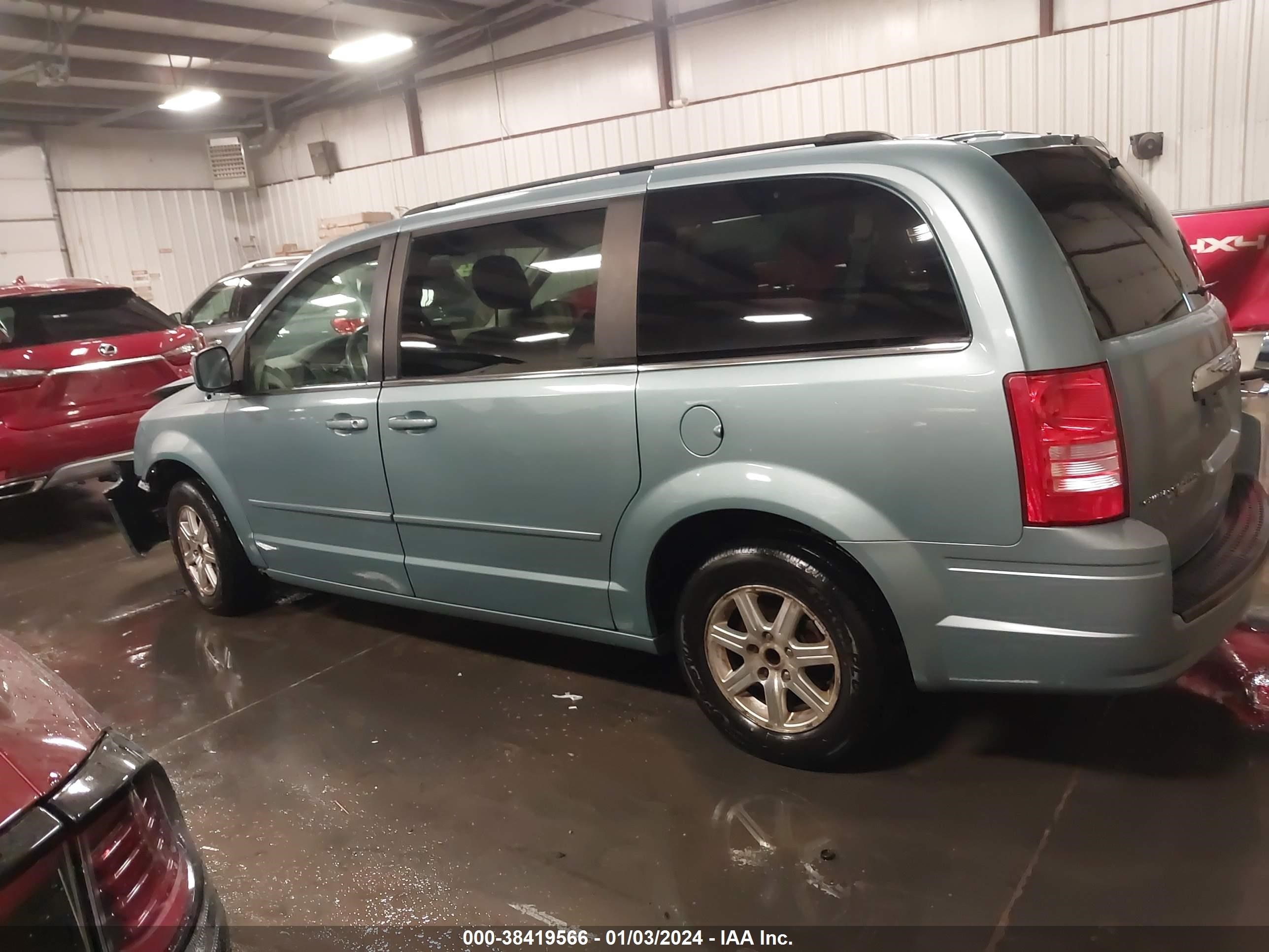 Photo 14 VIN: 2A8HR54P48R116552 - CHRYSLER TOWN & COUNTRY 