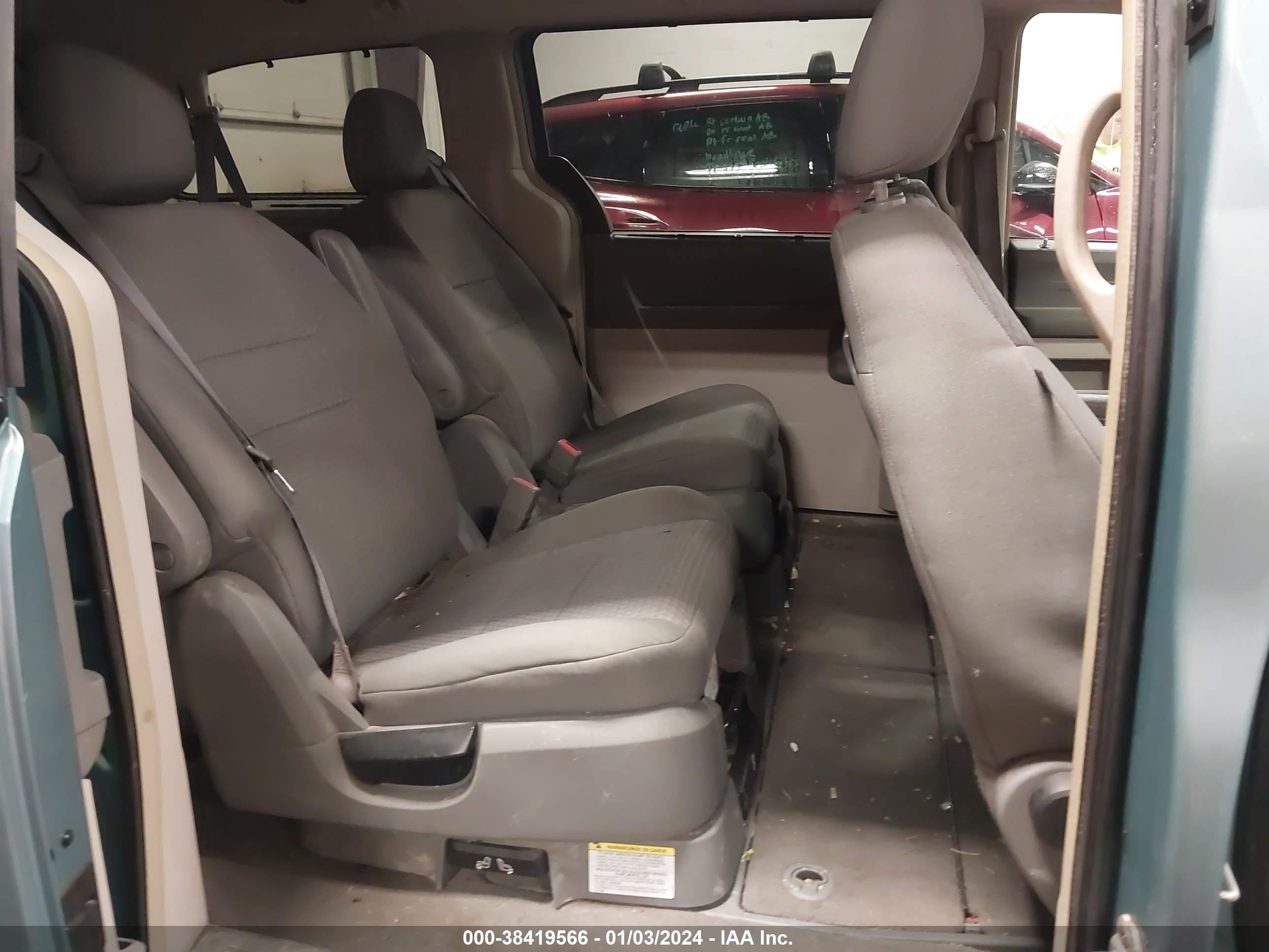 Photo 7 VIN: 2A8HR54P48R116552 - CHRYSLER TOWN & COUNTRY 