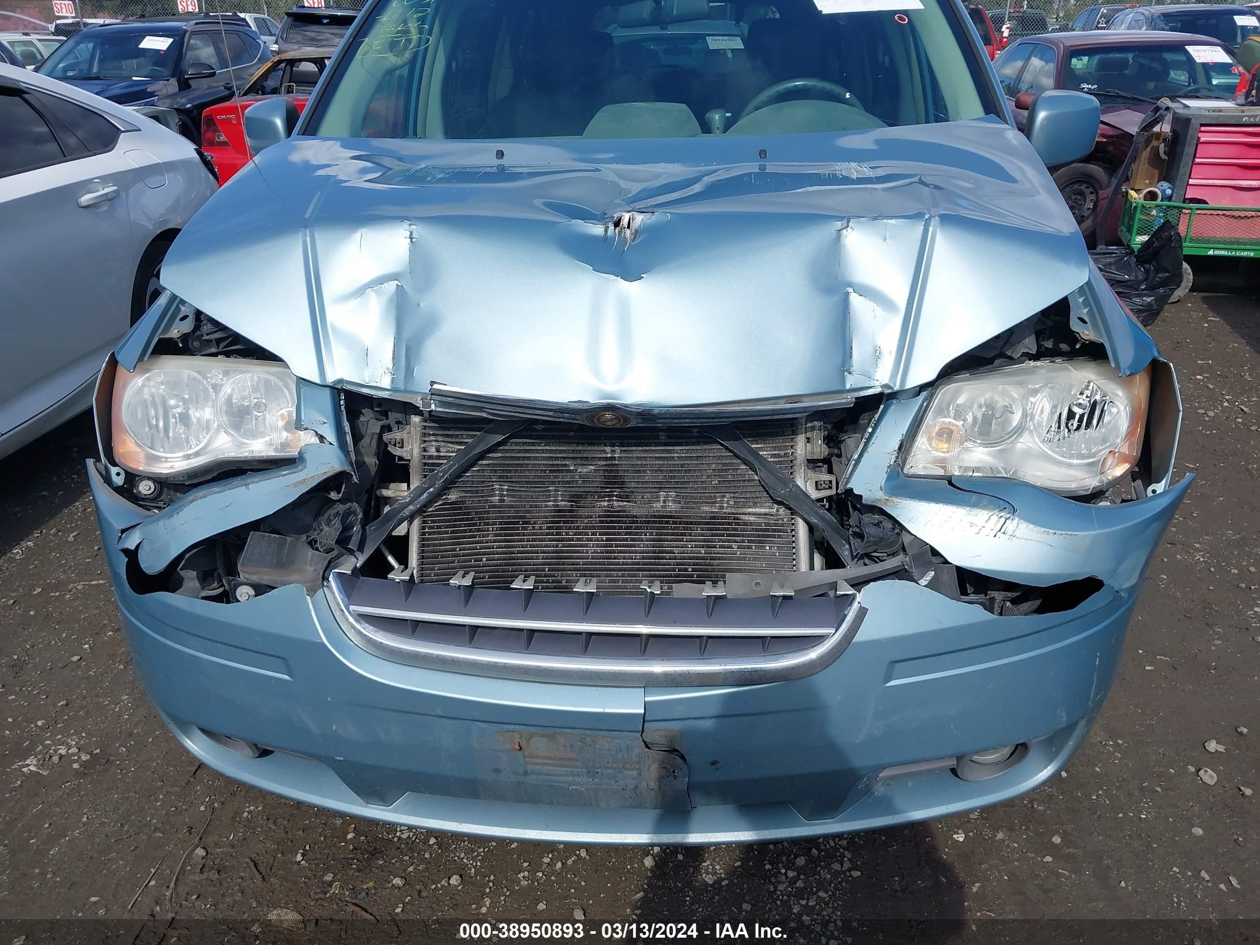 Photo 5 VIN: 2A8HR54P48R626495 - CHRYSLER TOWN & COUNTRY 