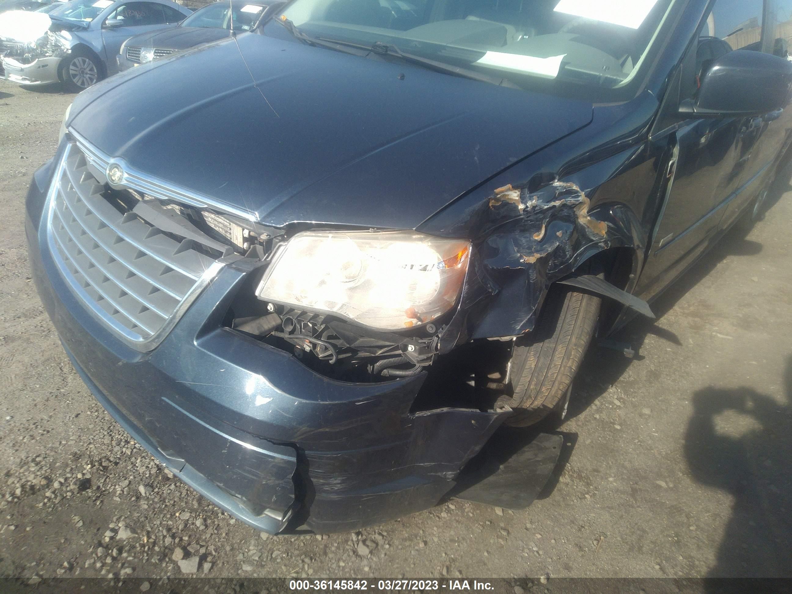 Photo 5 VIN: 2A8HR54P58R821179 - CHRYSLER TOWN & COUNTRY 