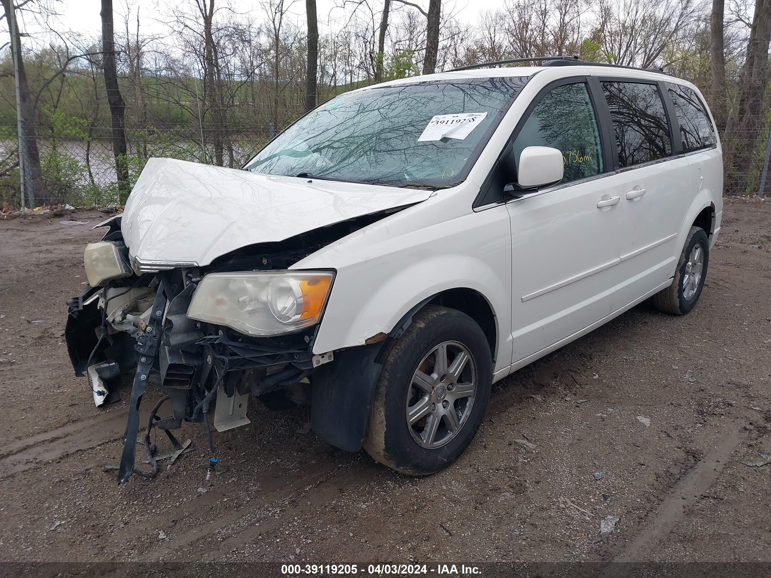 Photo 11 VIN: 2A8HR54P58R834756 - CHRYSLER TOWN & COUNTRY 