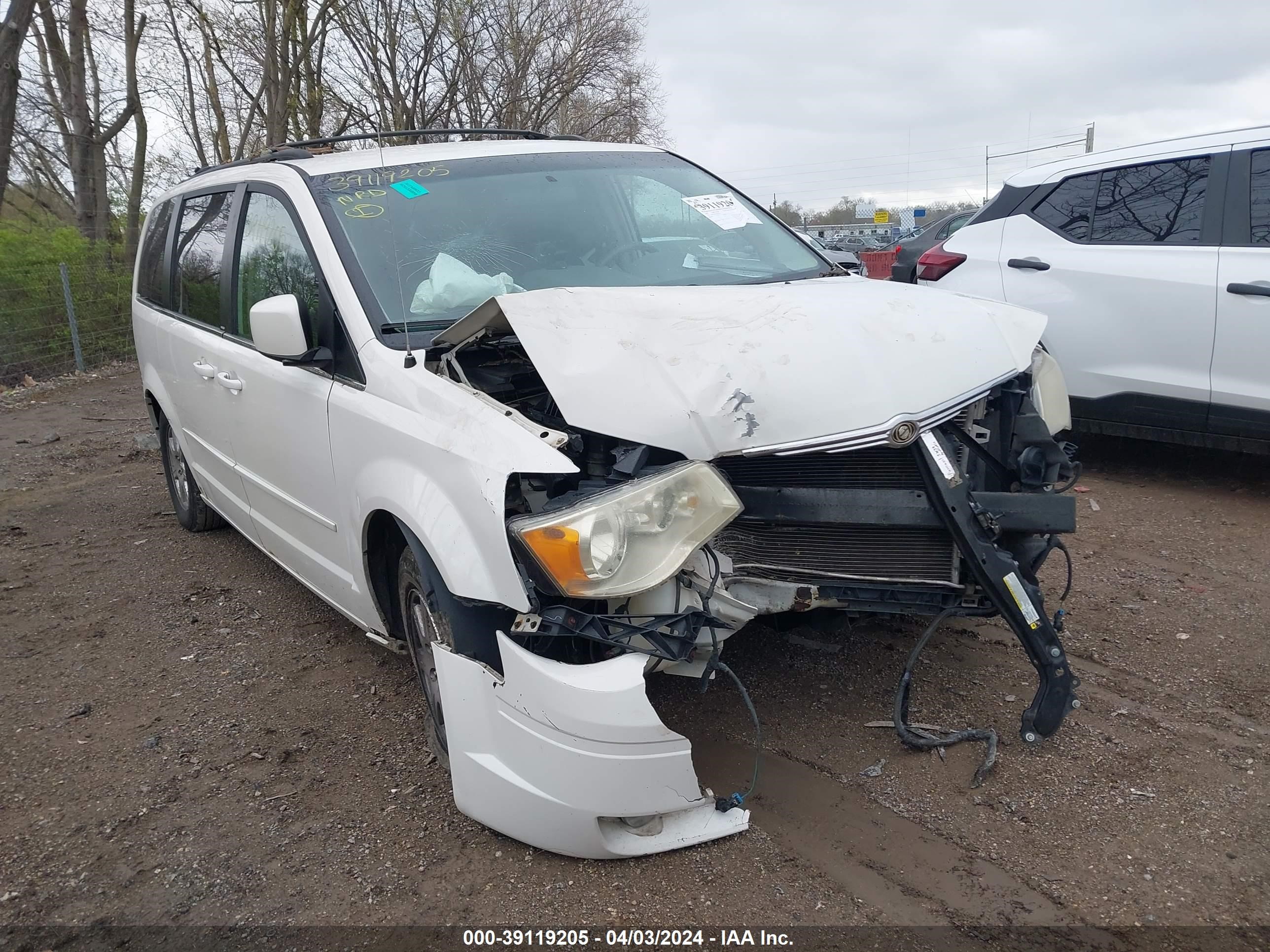 Photo 5 VIN: 2A8HR54P58R834756 - CHRYSLER TOWN & COUNTRY 