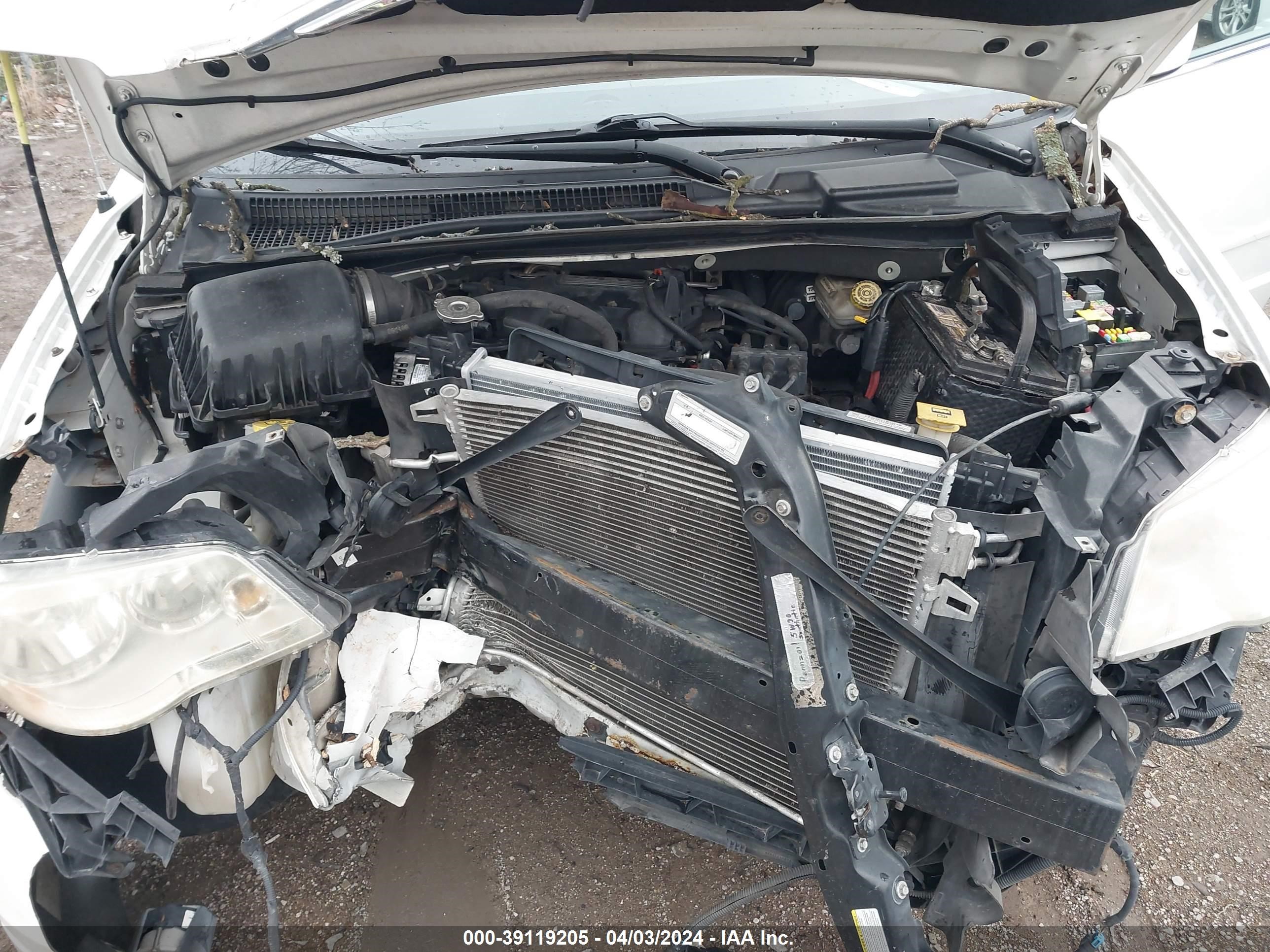 Photo 9 VIN: 2A8HR54P58R834756 - CHRYSLER TOWN & COUNTRY 