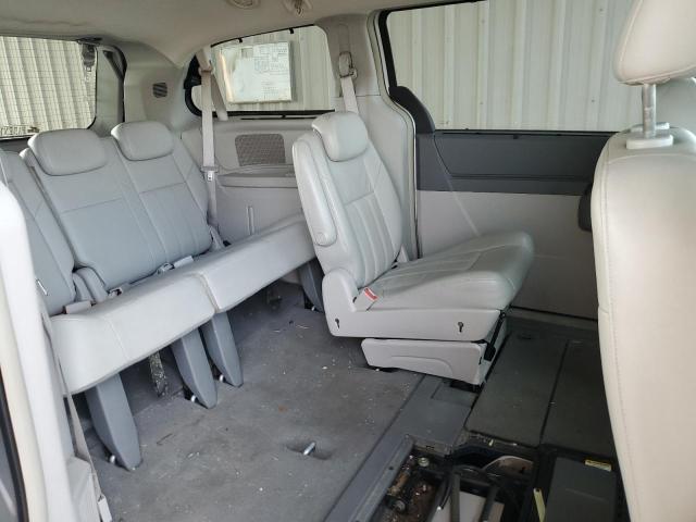 Photo 9 VIN: 2A8HR54P68R136639 - CHRYSLER TOWN & COU 