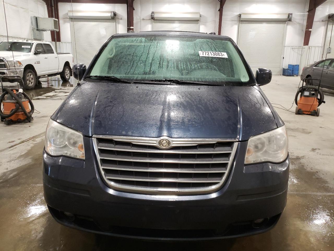 Photo 4 VIN: 2A8HR54P68R738103 - CHRYSLER TOWN & COUNTRY 