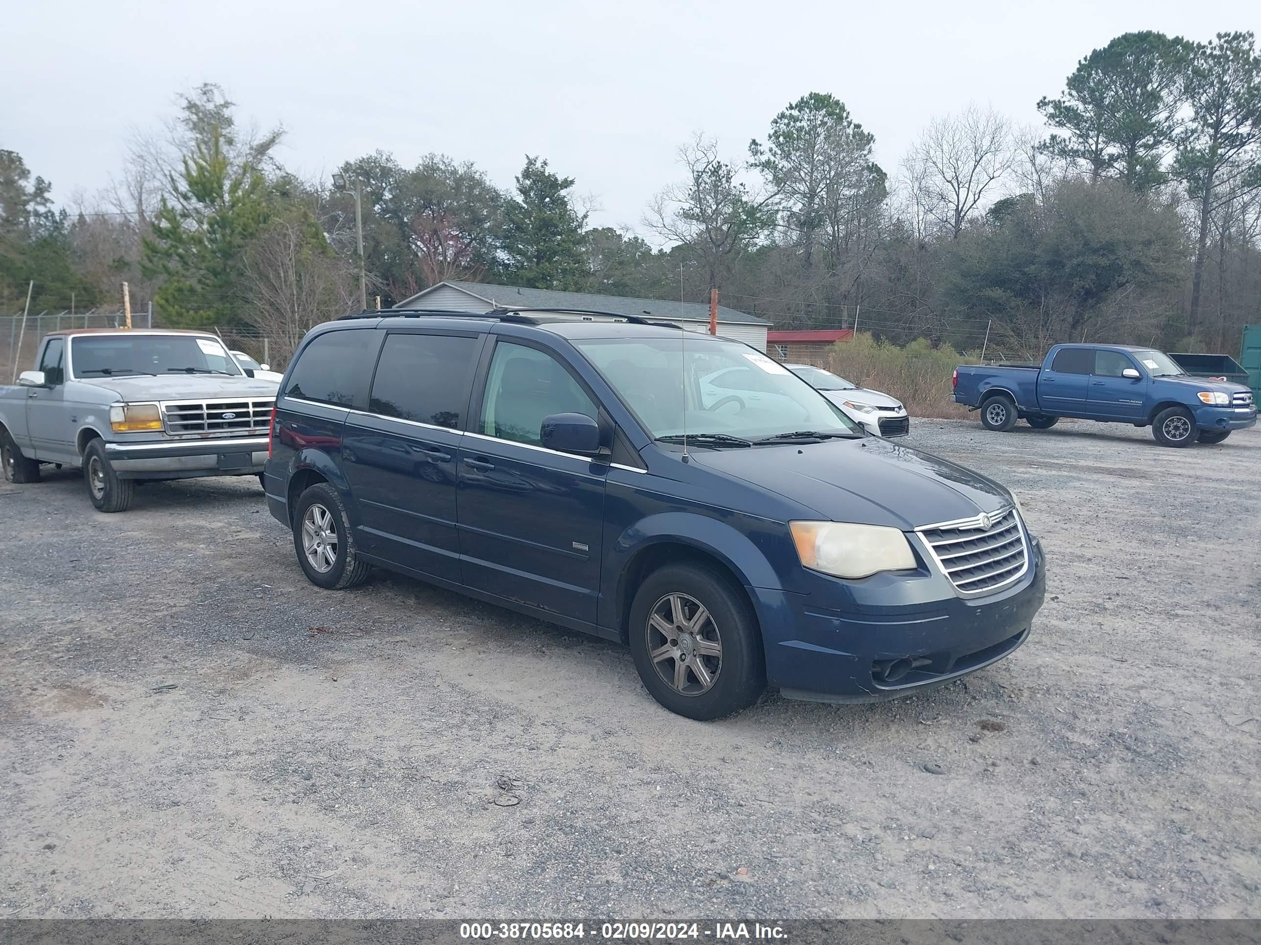 Photo 0 VIN: 2A8HR54P68R763471 - CHRYSLER TOWN & COU 