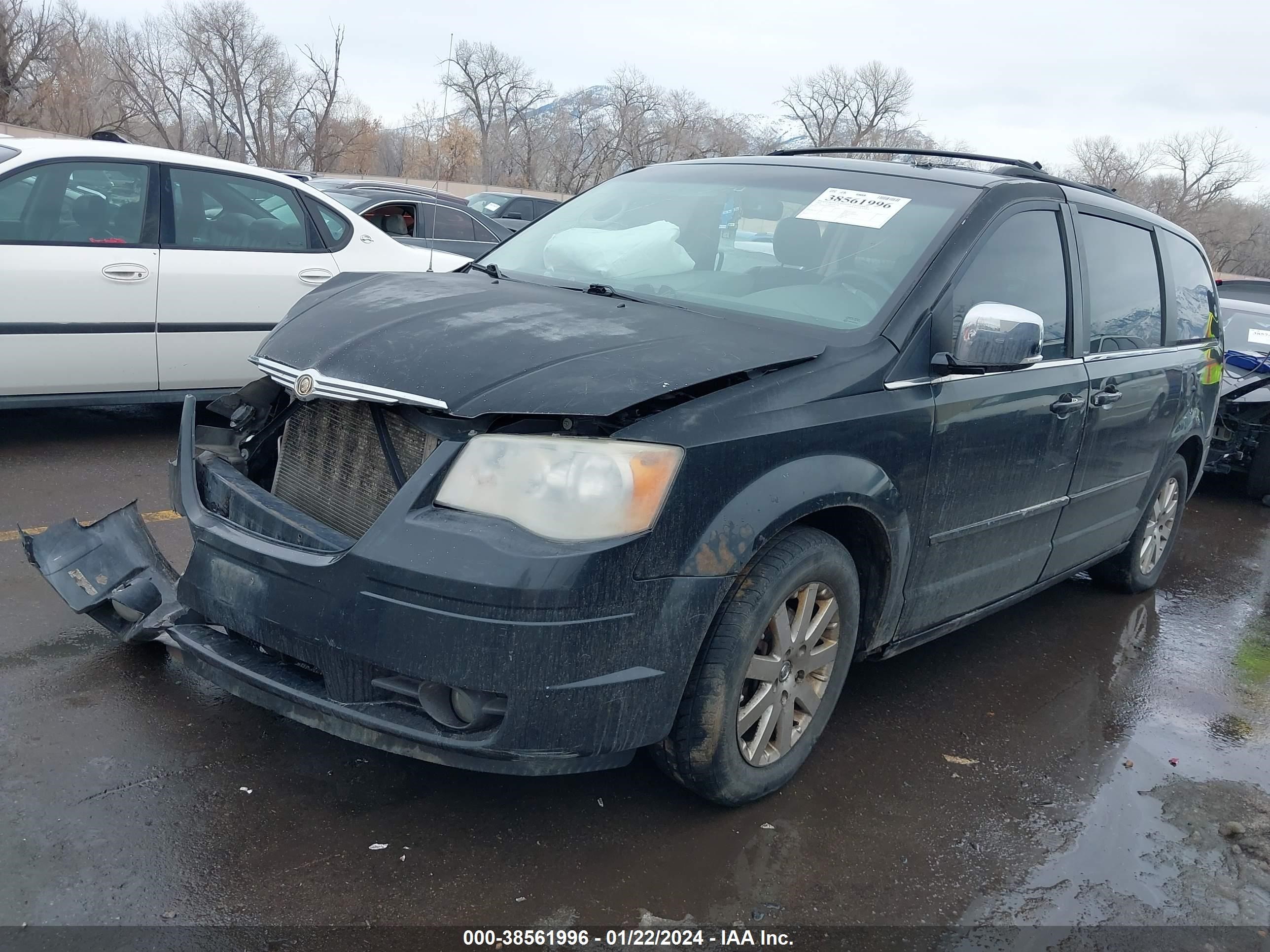 Photo 1 VIN: 2A8HR54P78R684603 - CHRYSLER TOWN & COUNTRY 