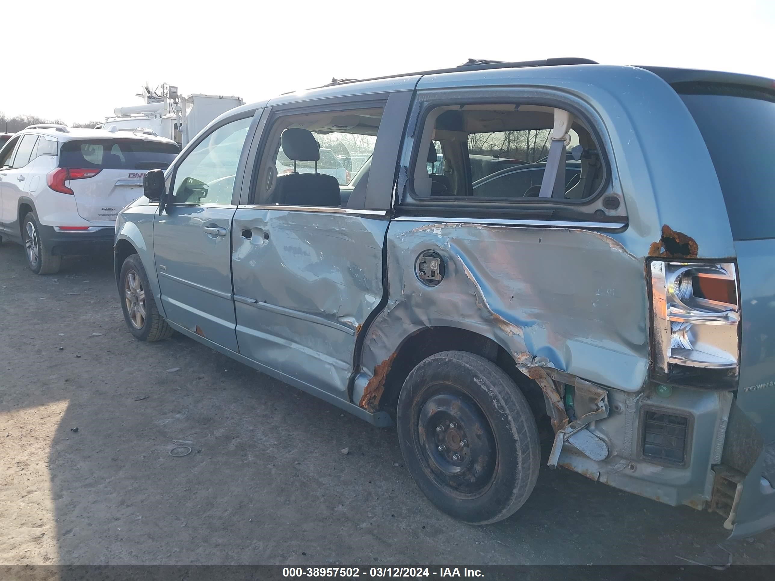 Photo 5 VIN: 2A8HR54P78R711864 - CHRYSLER TOWN & COUNTRY 