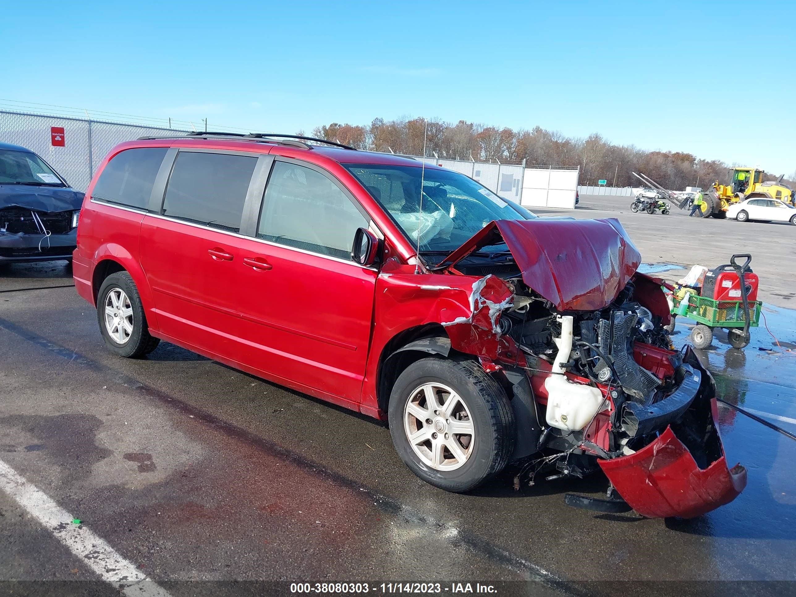 Photo 0 VIN: 2A8HR54P78R747134 - CHRYSLER TOWN & COUNTRY 