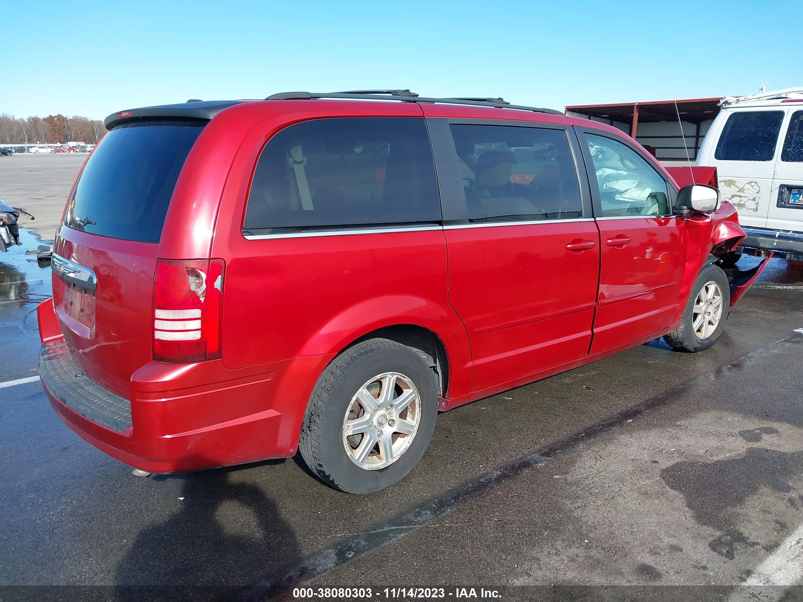 Photo 3 VIN: 2A8HR54P78R747134 - CHRYSLER TOWN & COUNTRY 