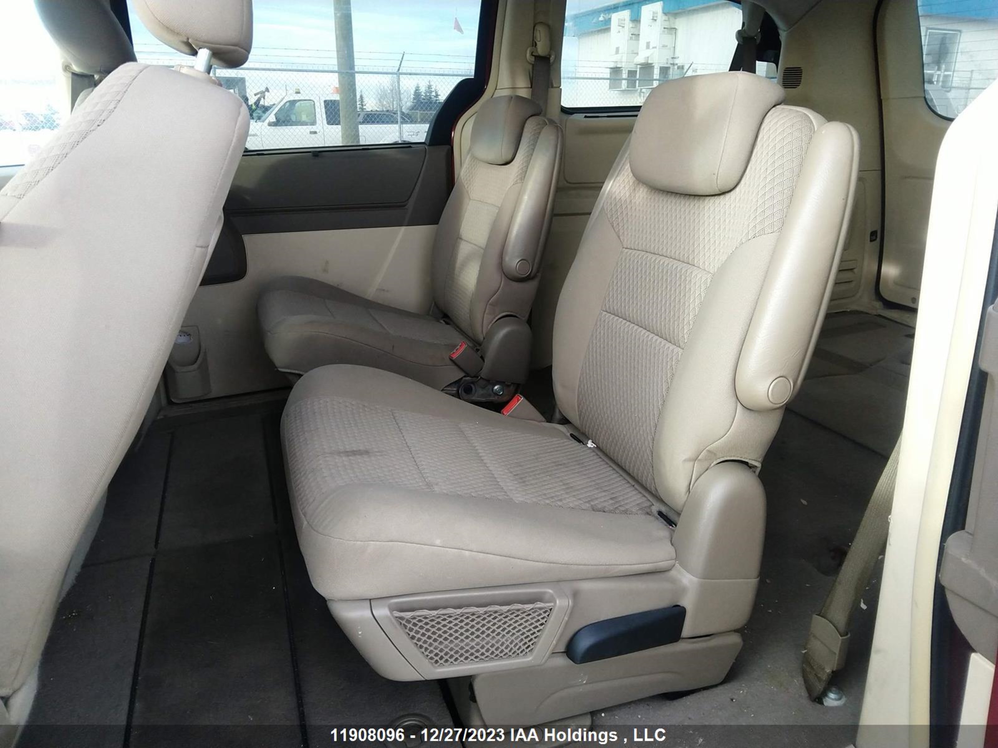 Photo 7 VIN: 2A8HR54P88R106428 - CHRYSLER TOWN & COUNTRY 