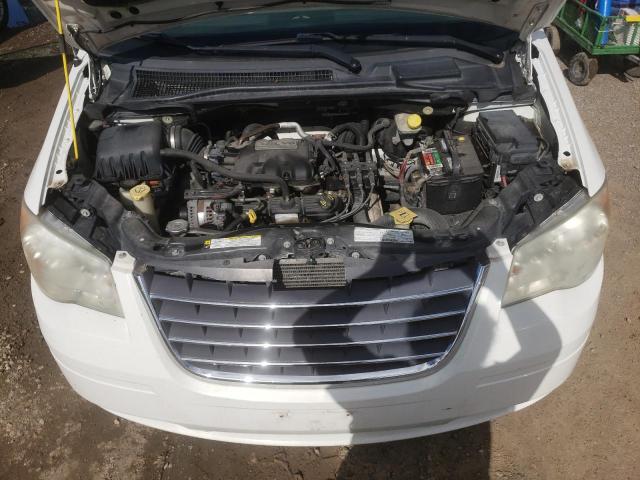 Photo 11 VIN: 2A8HR54P88R673111 - CHRYSLER TOWN & COU 