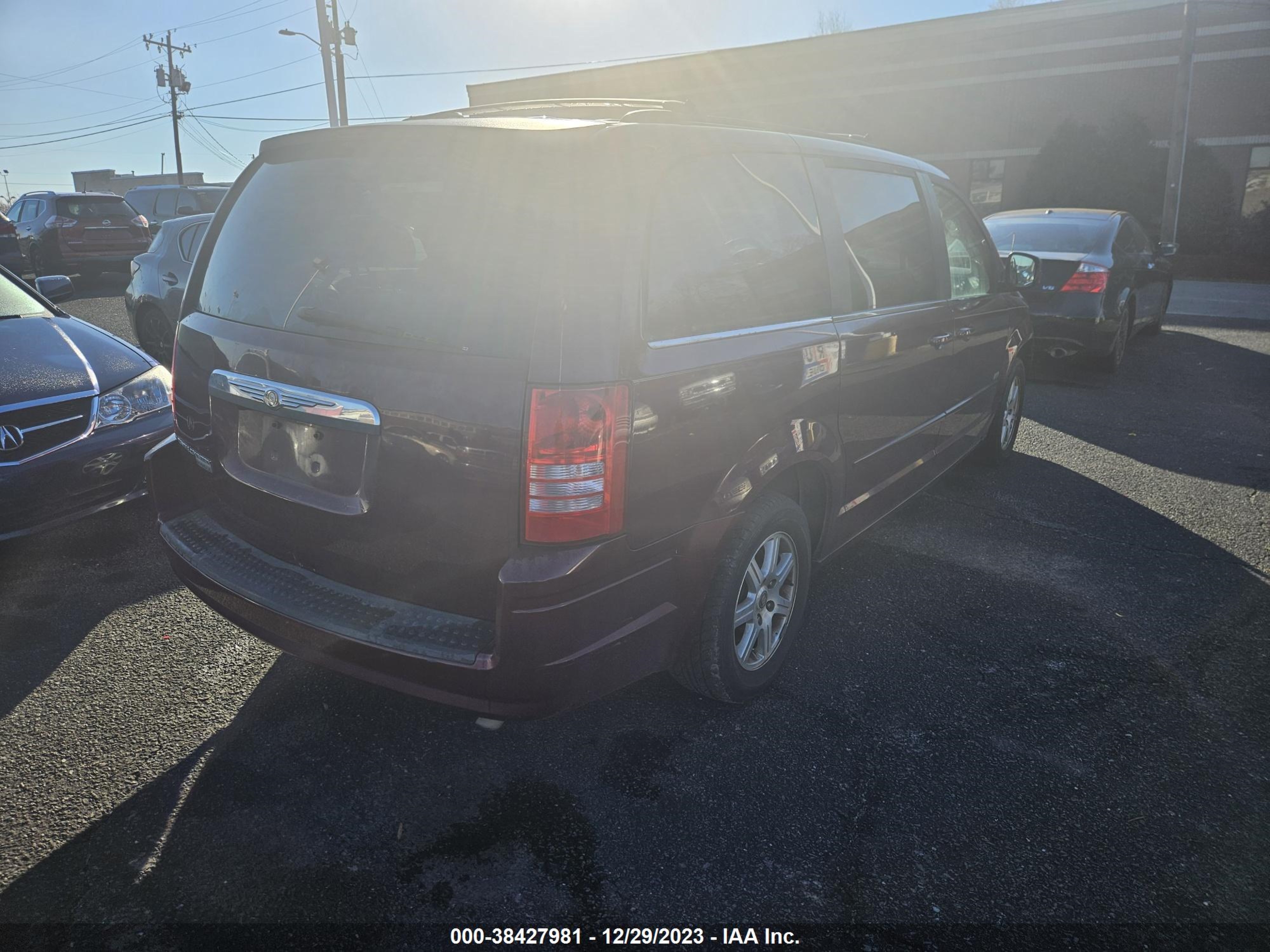 Photo 3 VIN: 2A8HR54P88R709489 - CHRYSLER TOWN & COUNTRY 