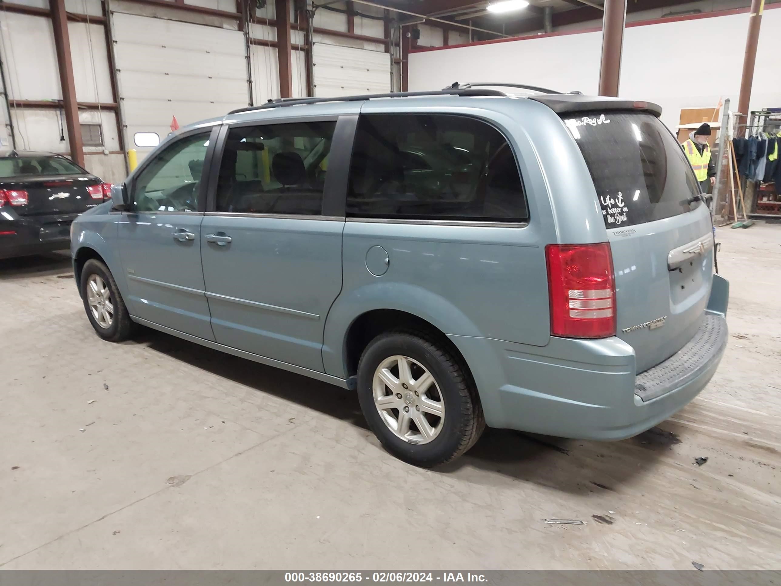 Photo 2 VIN: 2A8HR54P88R754593 - CHRYSLER TOWN & COUNTRY 