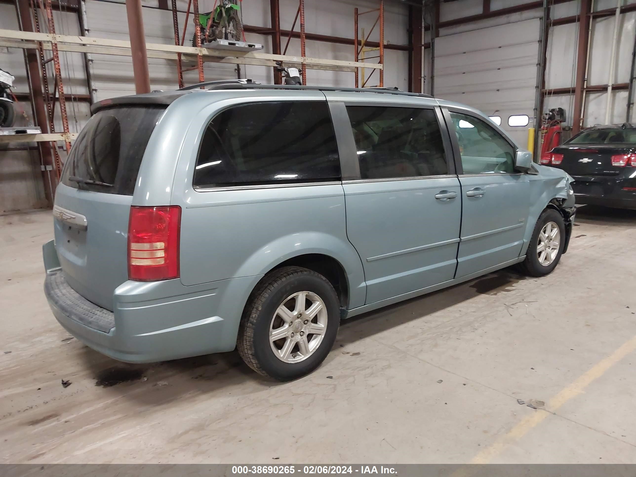 Photo 3 VIN: 2A8HR54P88R754593 - CHRYSLER TOWN & COUNTRY 