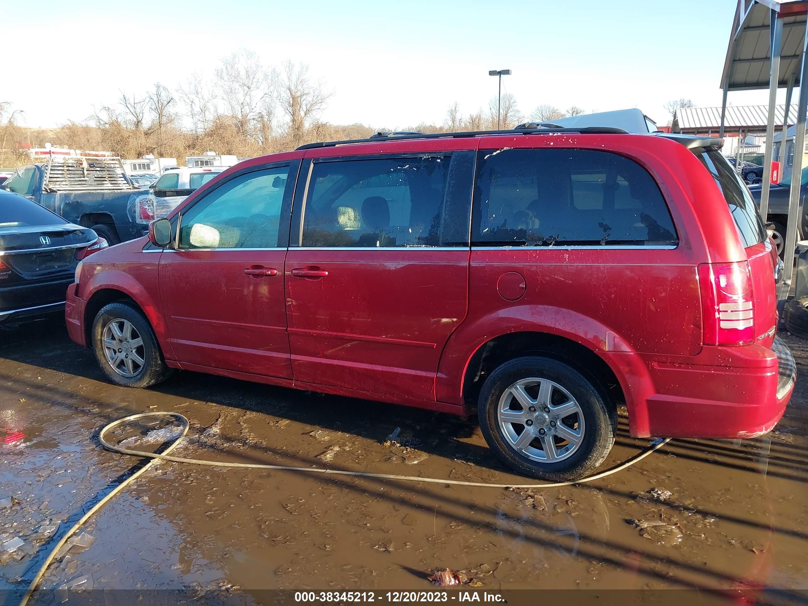 Photo 14 VIN: 2A8HR54P88R827509 - CHRYSLER TOWN & COUNTRY 