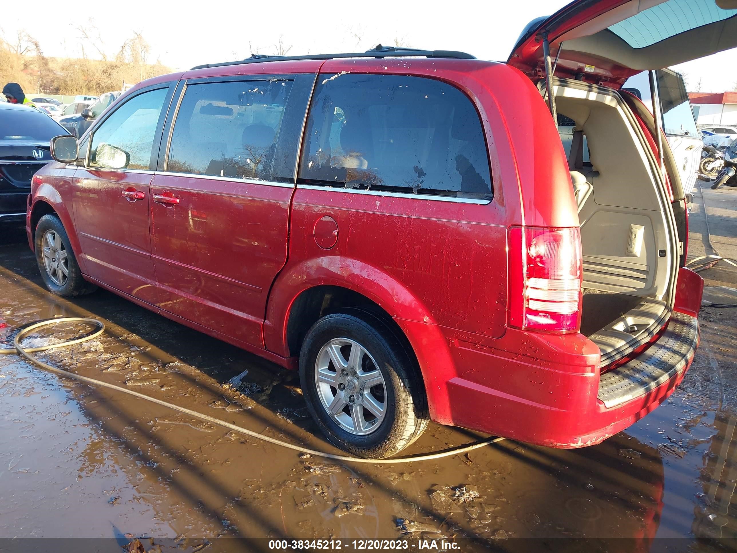 Photo 2 VIN: 2A8HR54P88R827509 - CHRYSLER TOWN & COUNTRY 