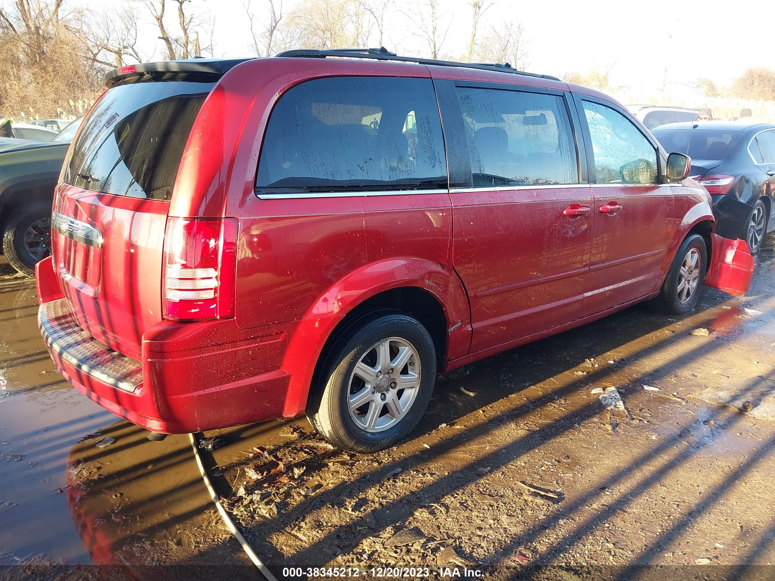 Photo 3 VIN: 2A8HR54P88R827509 - CHRYSLER TOWN & COUNTRY 