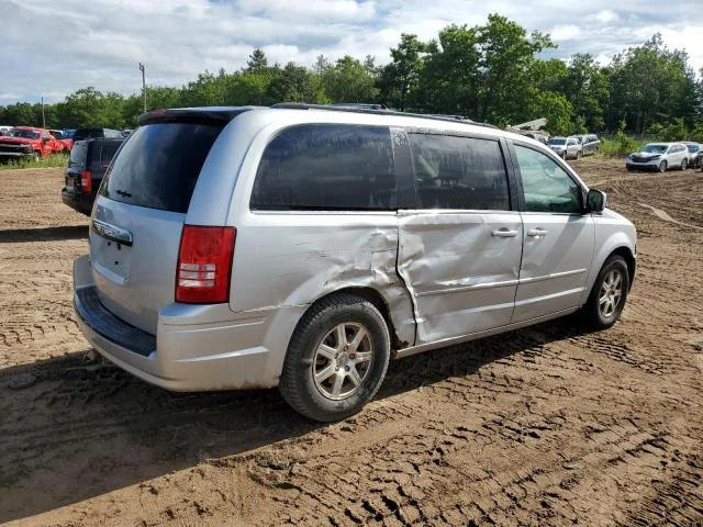 Photo 2 VIN: 2A8HR54P98R112206 - CHRYSLER TOWN & COU 