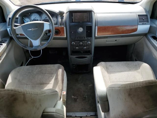 Photo 7 VIN: 2A8HR54P98R112206 - CHRYSLER TOWN & COU 