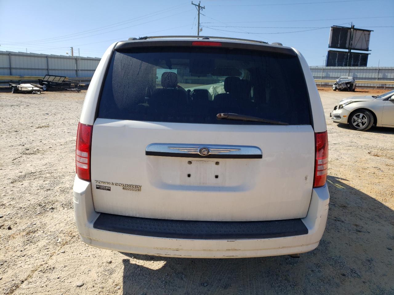 Photo 5 VIN: 2A8HR54P98R710439 - CHRYSLER TOWN & COUNTRY 