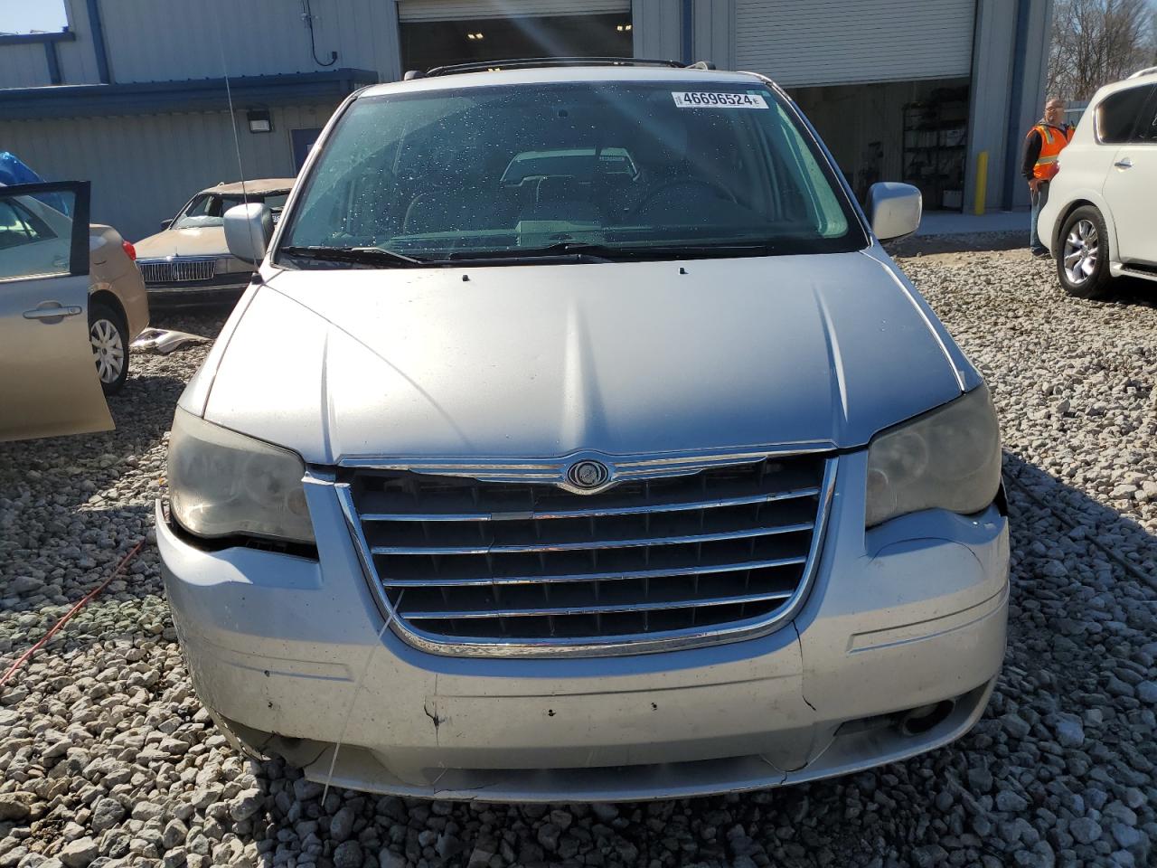 Photo 4 VIN: 2A8HR54P98R796867 - CHRYSLER TOWN & COUNTRY 