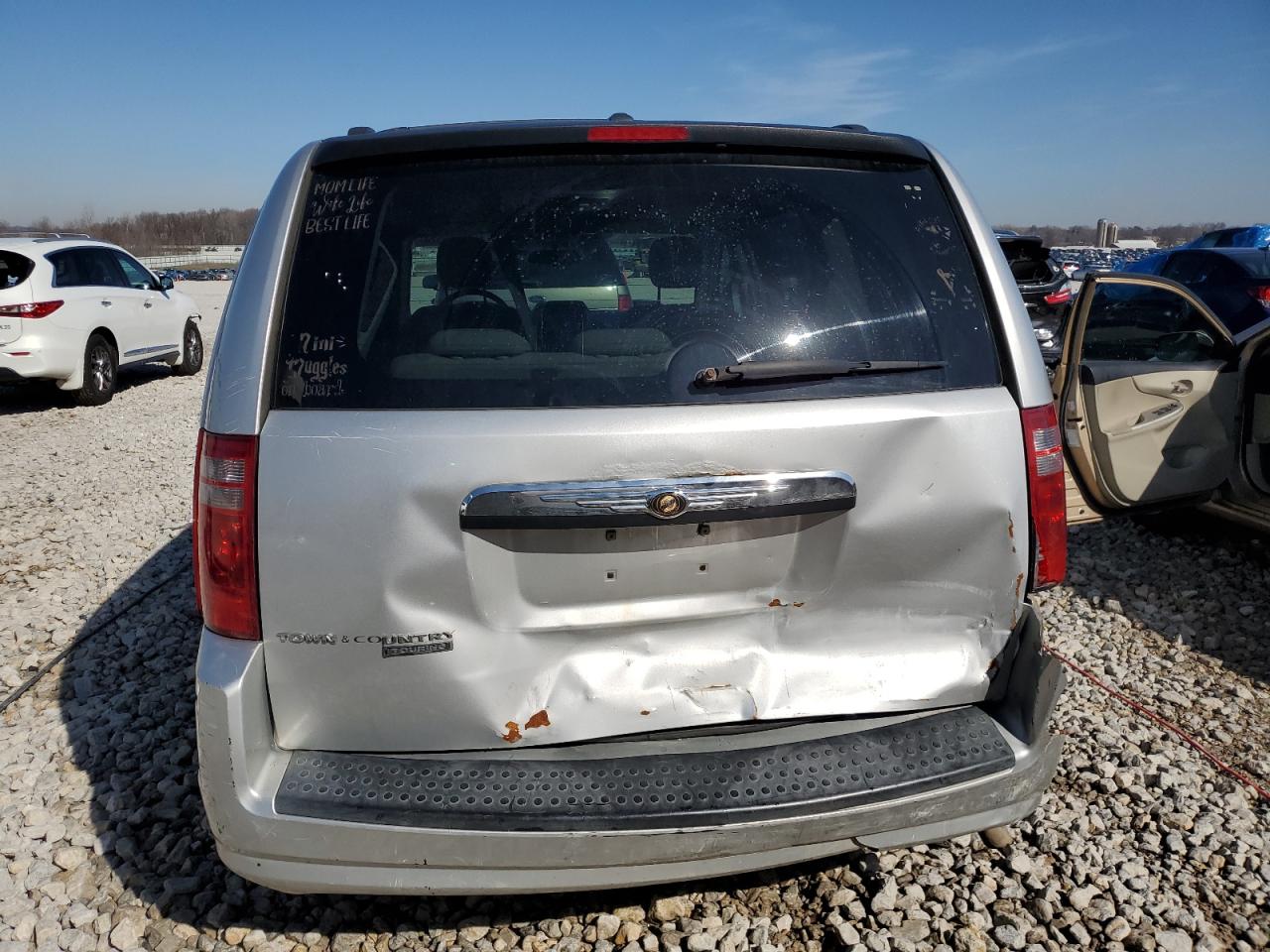 Photo 5 VIN: 2A8HR54P98R796867 - CHRYSLER TOWN & COUNTRY 