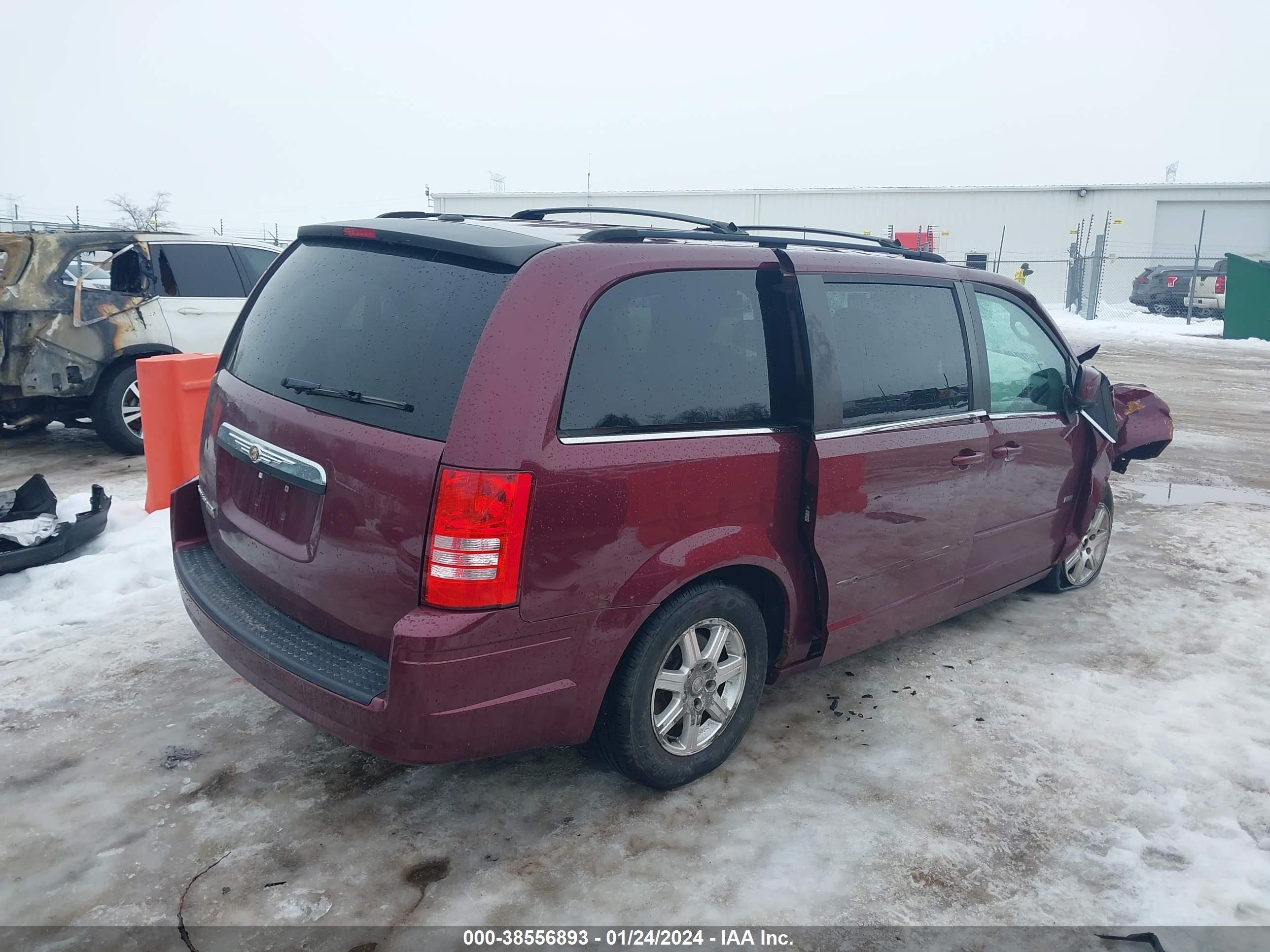 Photo 3 VIN: 2A8HR54P98R820732 - CHRYSLER TOWN & COUNTRY 