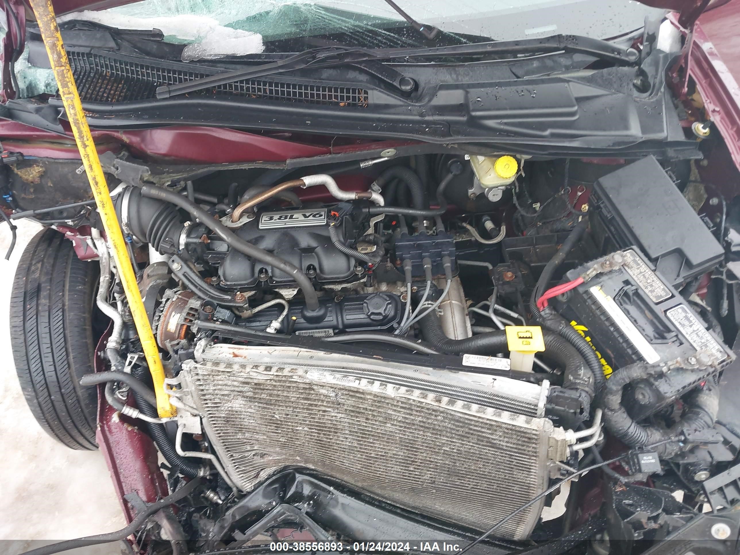 Photo 9 VIN: 2A8HR54P98R820732 - CHRYSLER TOWN & COUNTRY 