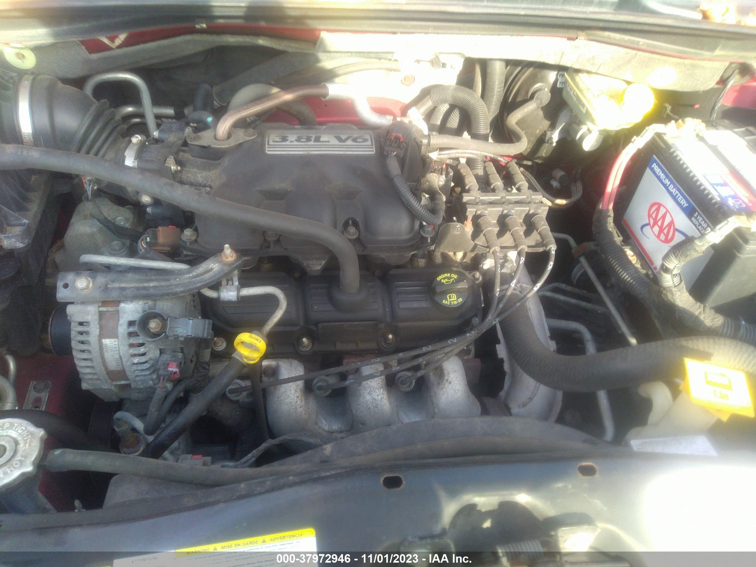 Photo 9 VIN: 2A8HR54P98R835795 - CHRYSLER TOWN & COUNTRY 